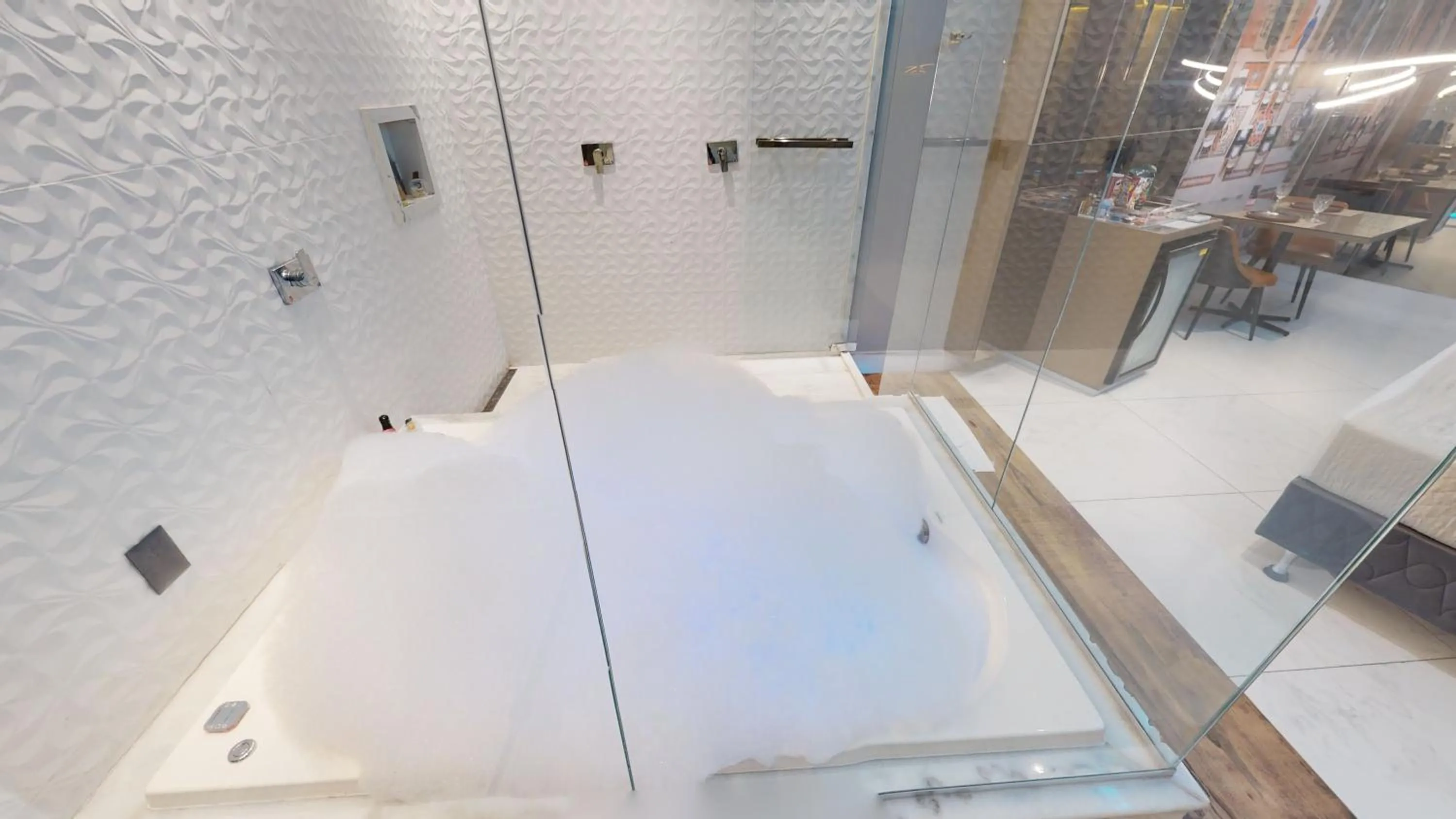 Hot Tub in Motel DUBAI BH