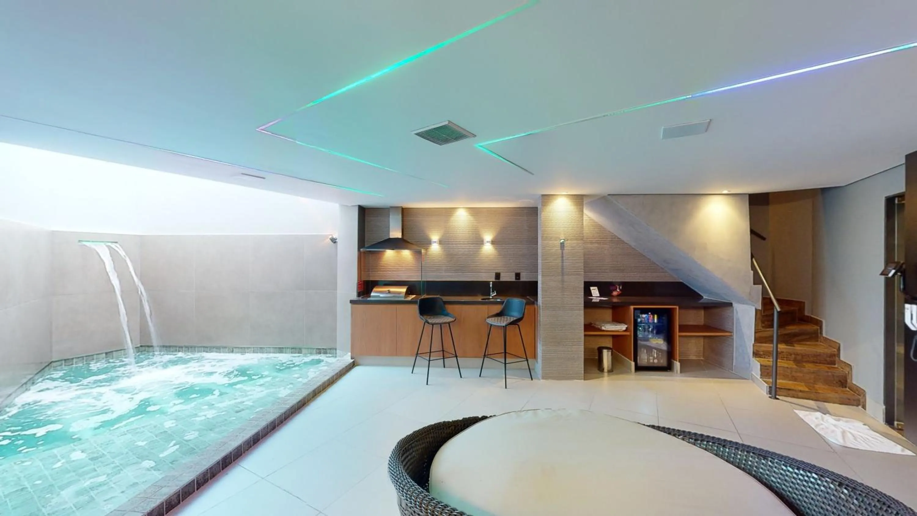Swimming pool in Motel DUBAI BH