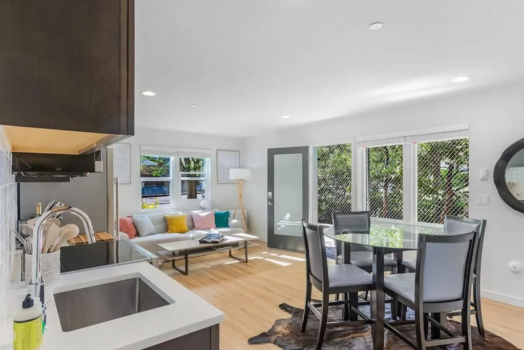 The Sweetest Hill - 81 Walkscore!