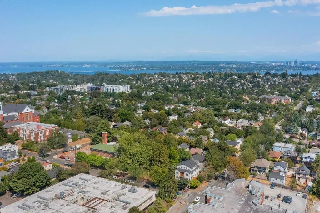 The Sweetest Hill - 81 Walkscore!