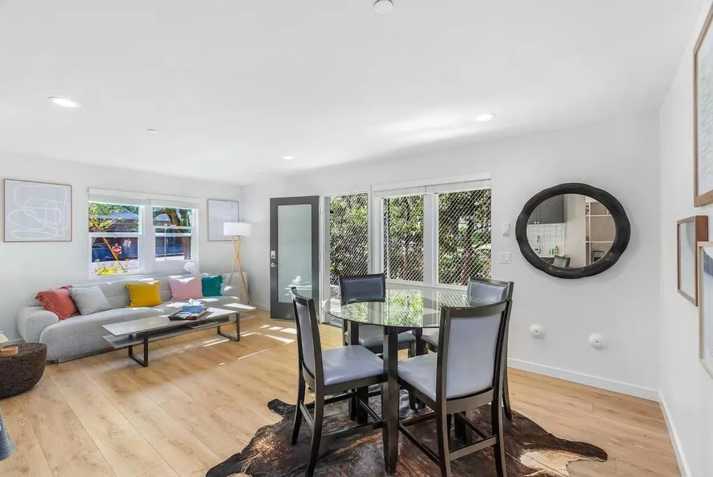 The Sweetest Hill - 81 Walkscore!