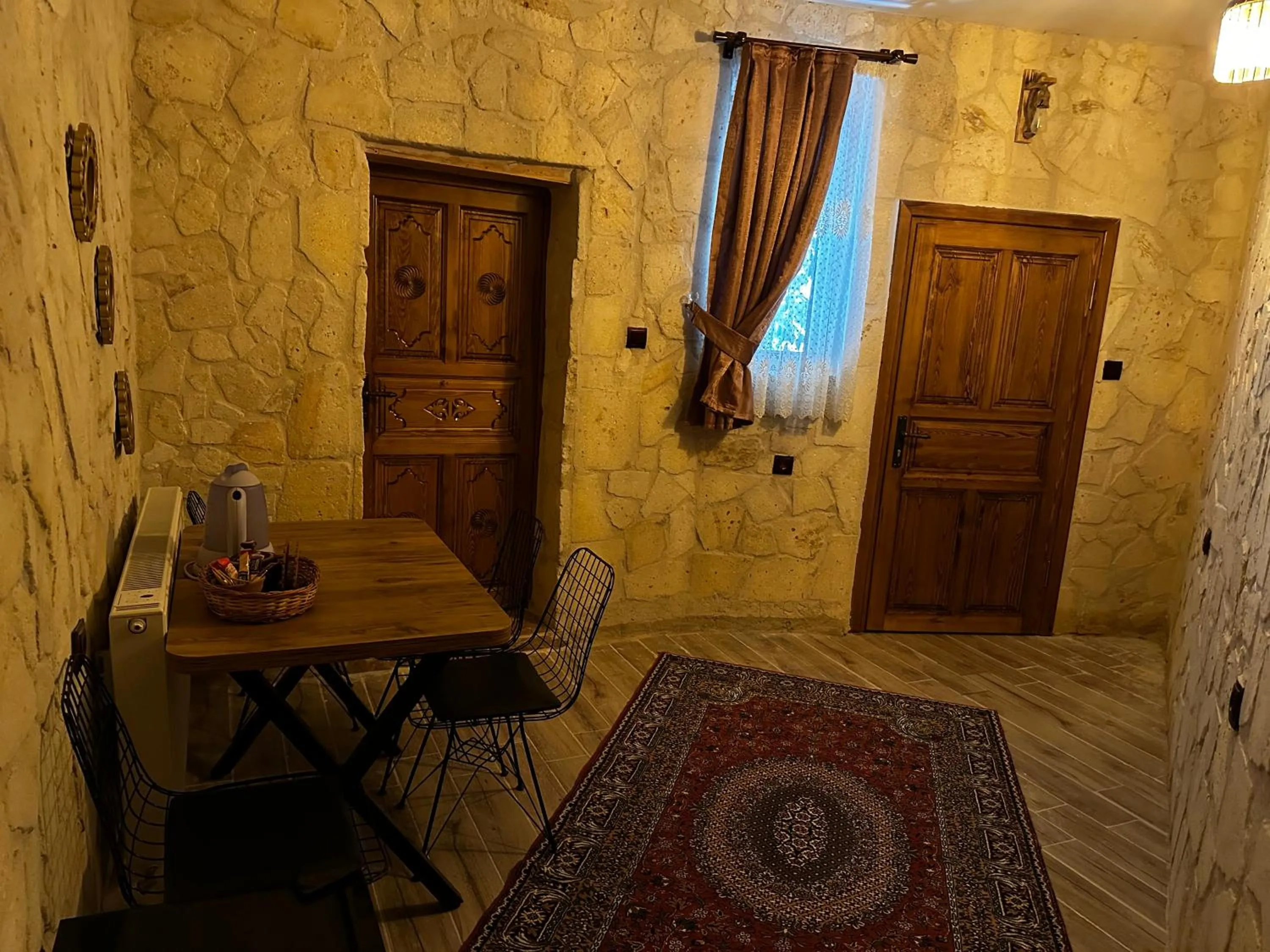 Seating area in Kale House Nar