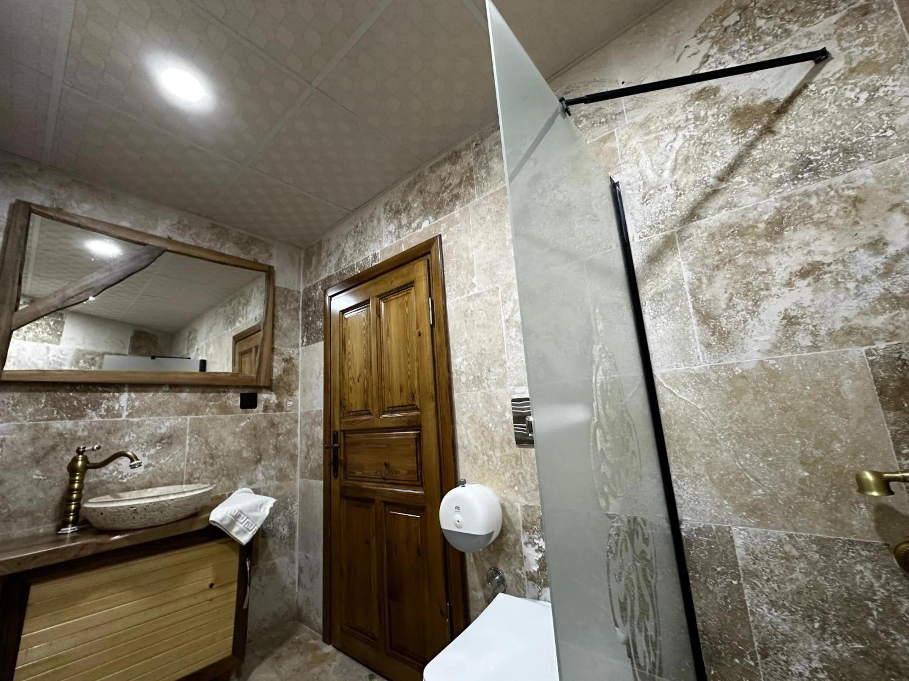 Shower in Kale House Nar