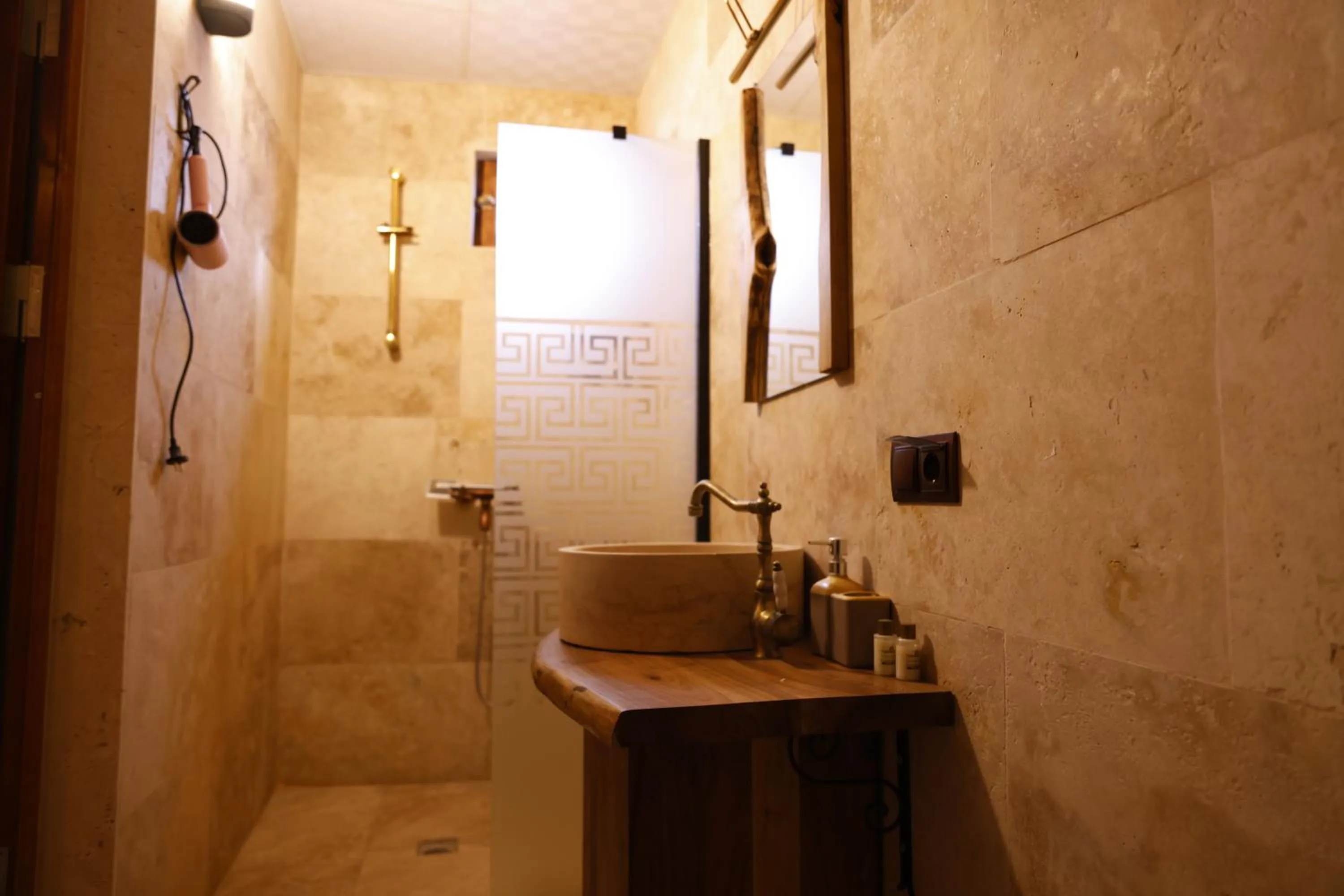 Shower in Kale House Nar