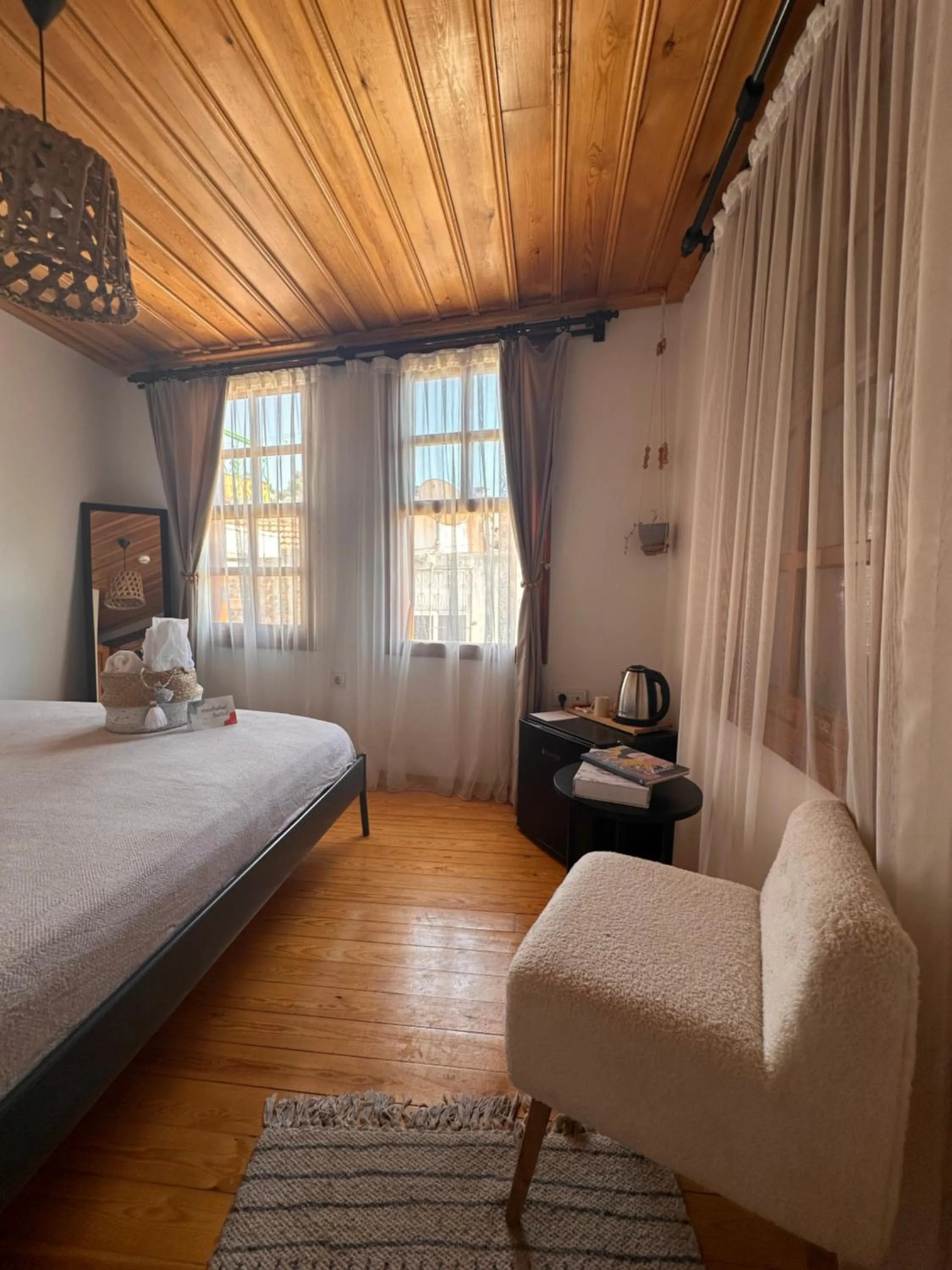 minibar, Bed in Hanole Guest House