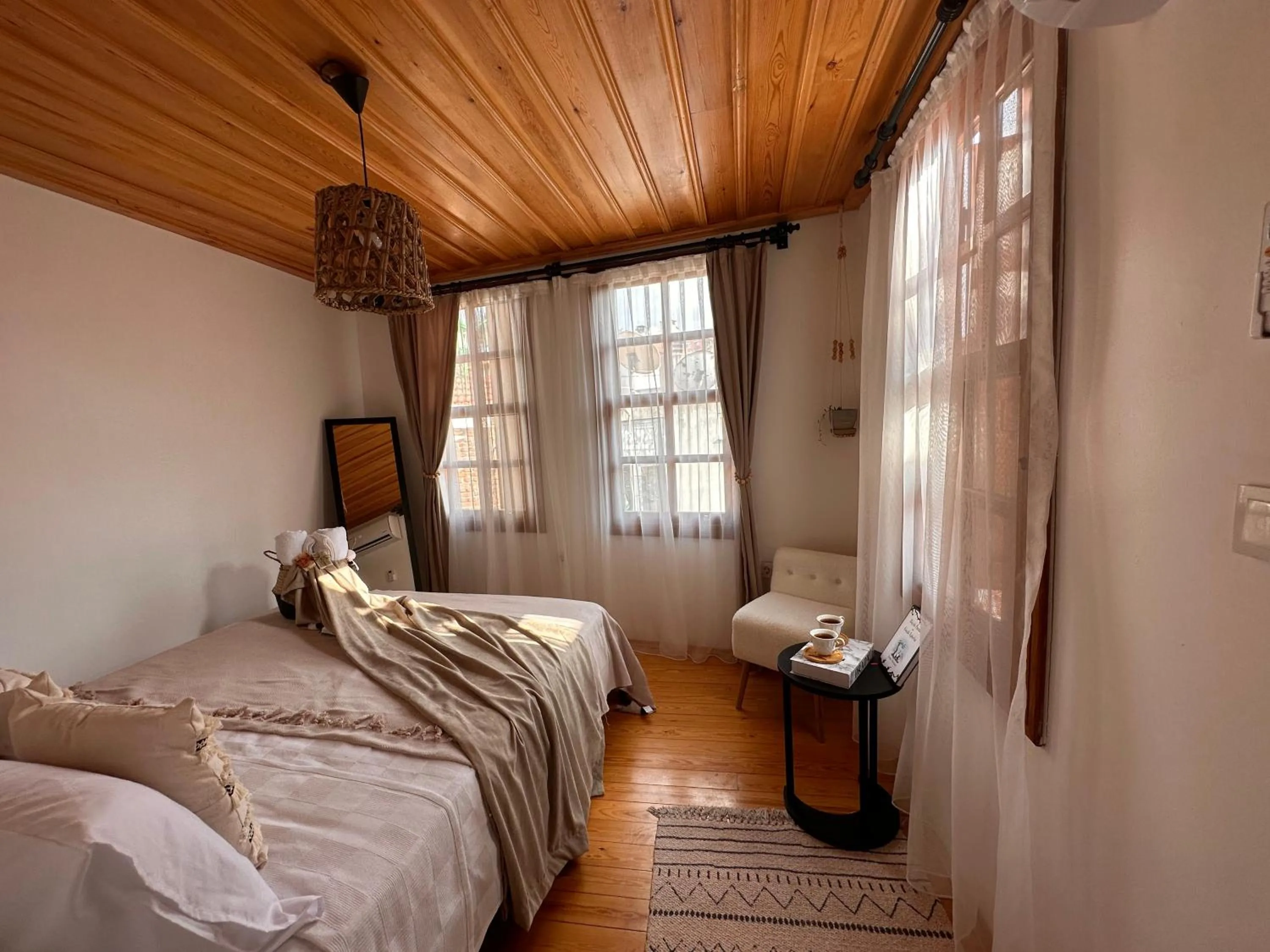 Property building, Bed in Hanole Guest House