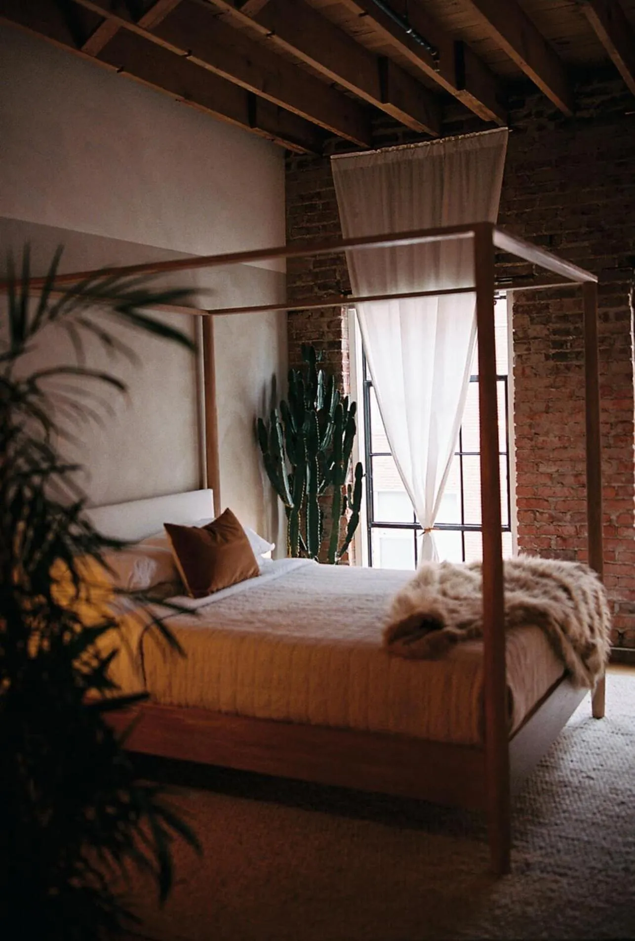 Bed in Hotel No-Vacancy