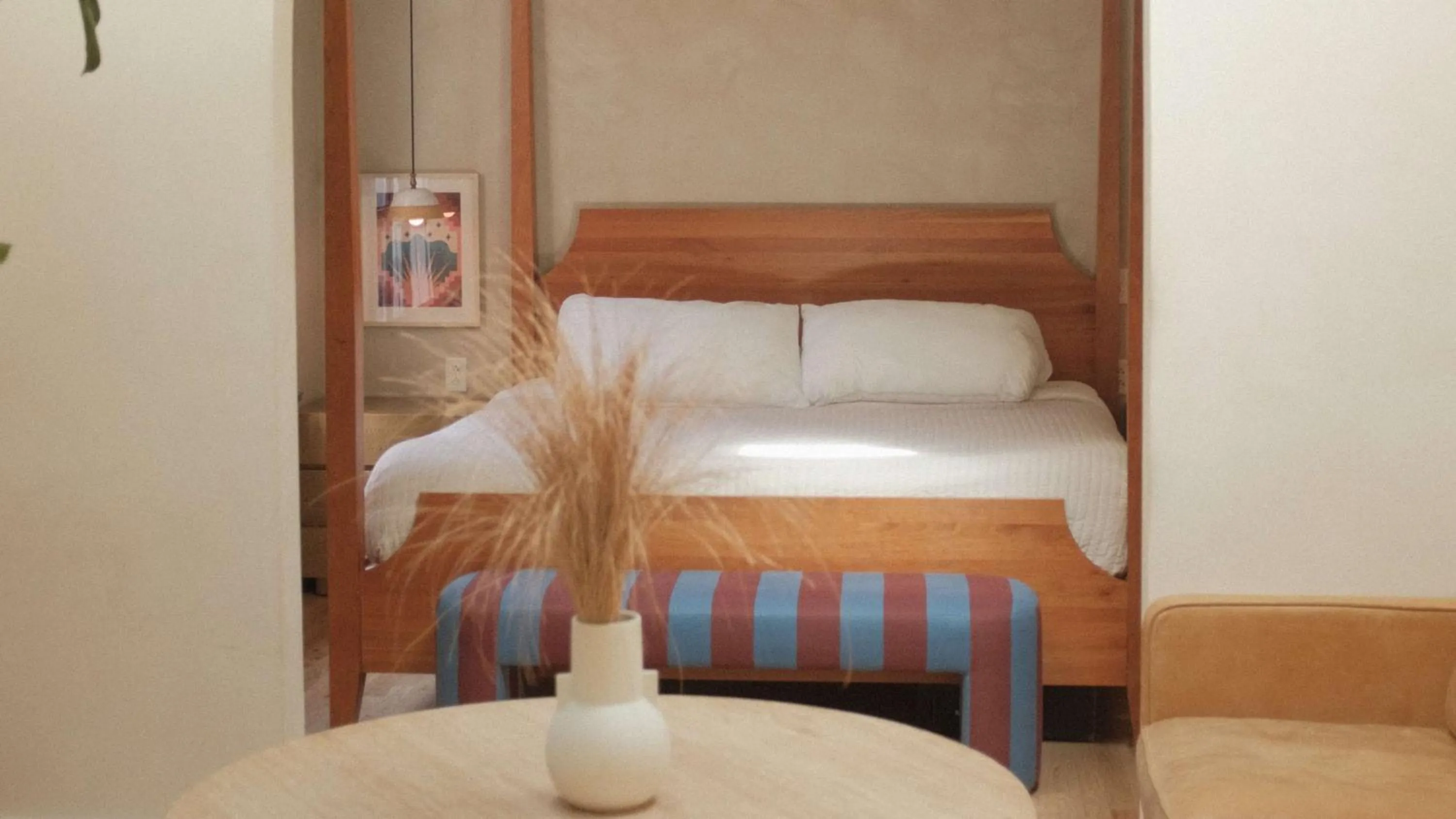 Bed in Hotel No-Vacancy