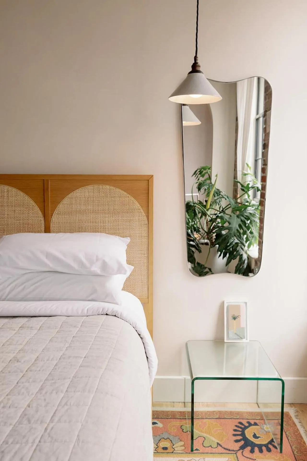 Bed in Hotel No-Vacancy