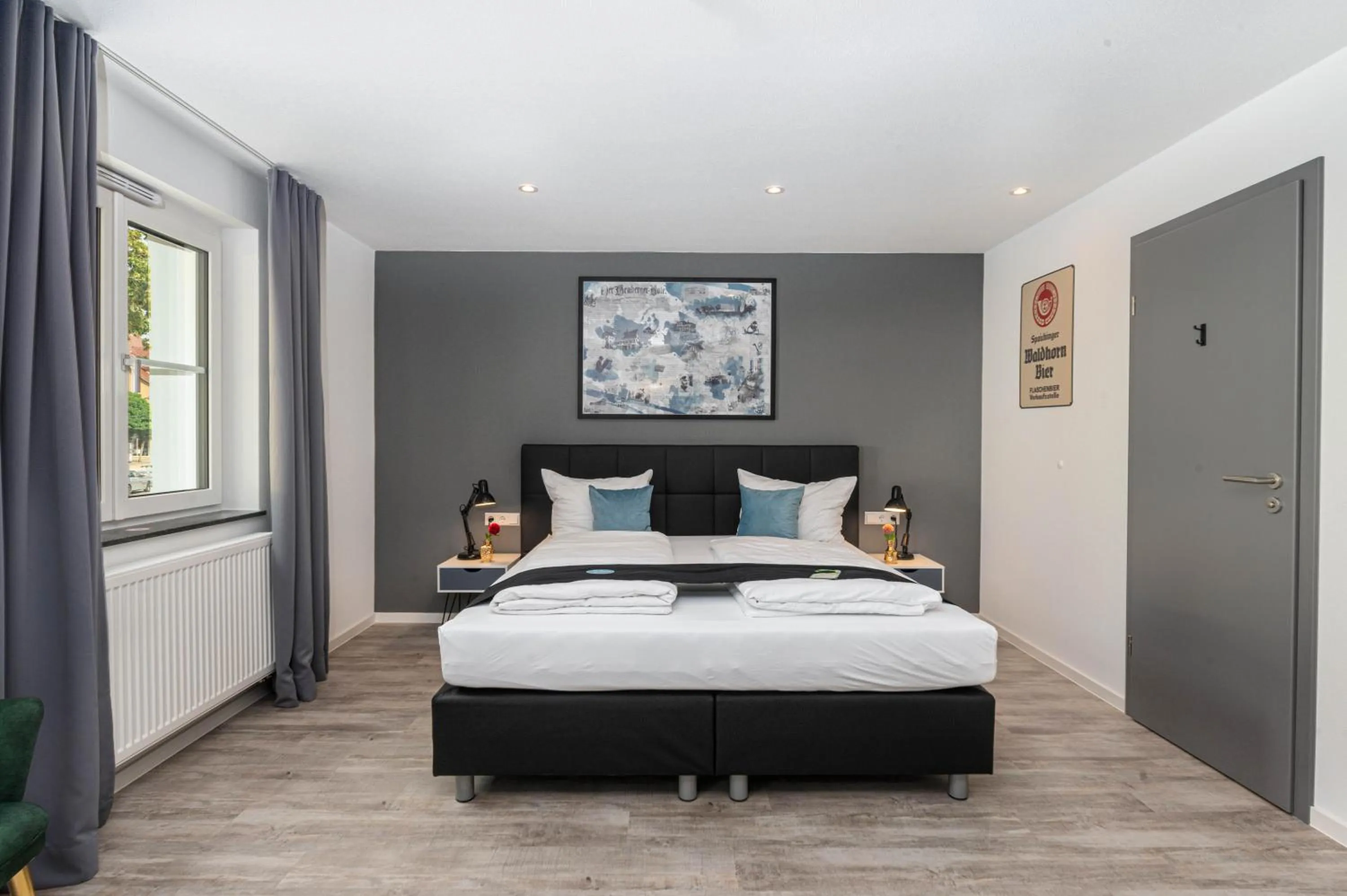 Photo of the whole room, Bed in Hotel Das Q Spaichingen