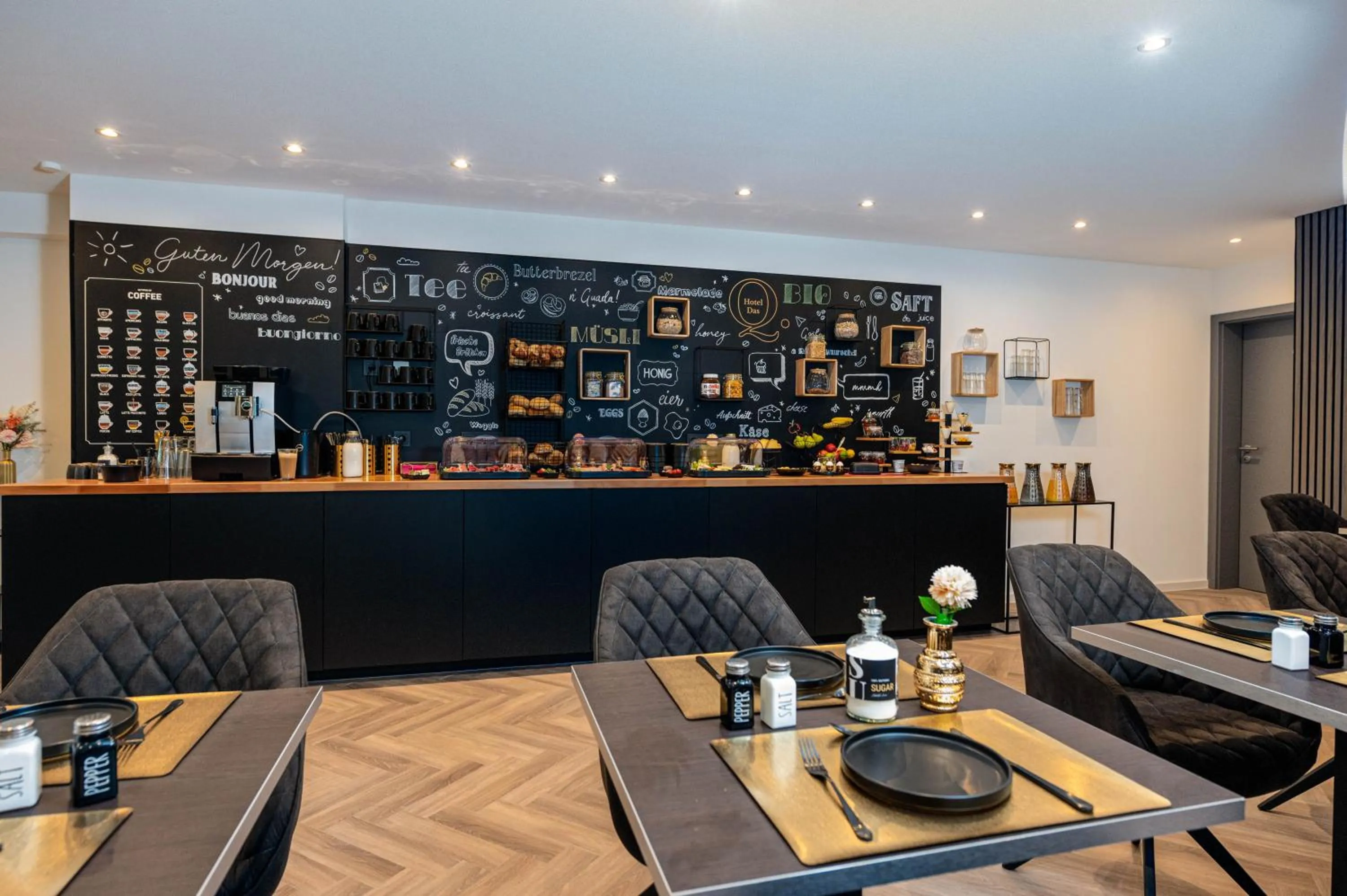 Breakfast in Hotel Das Q Spaichingen