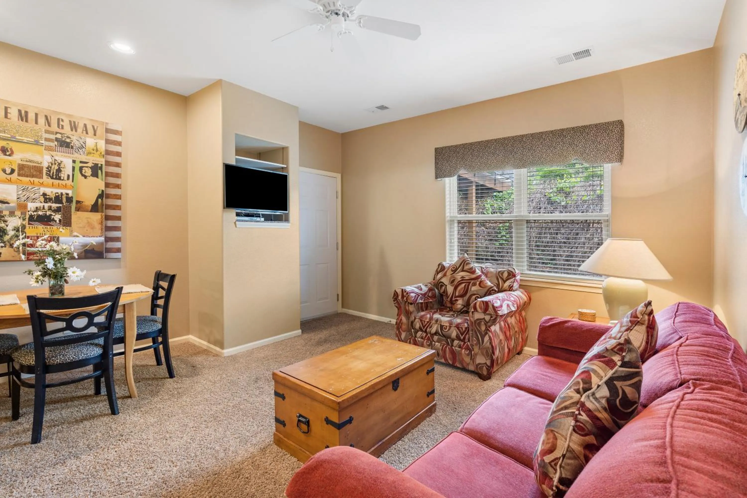 Living room in StoneBridge Village Resort
