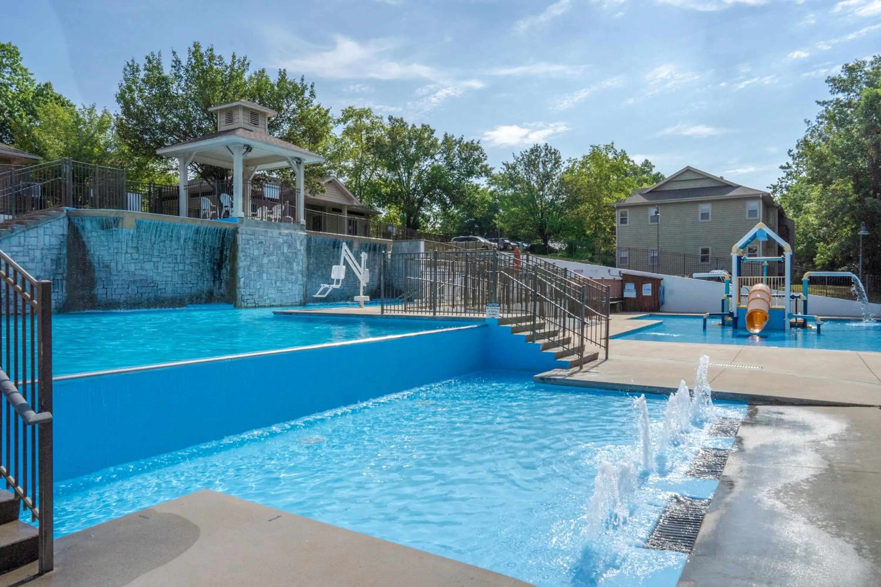 Swimming pool in StoneBridge Village Resort