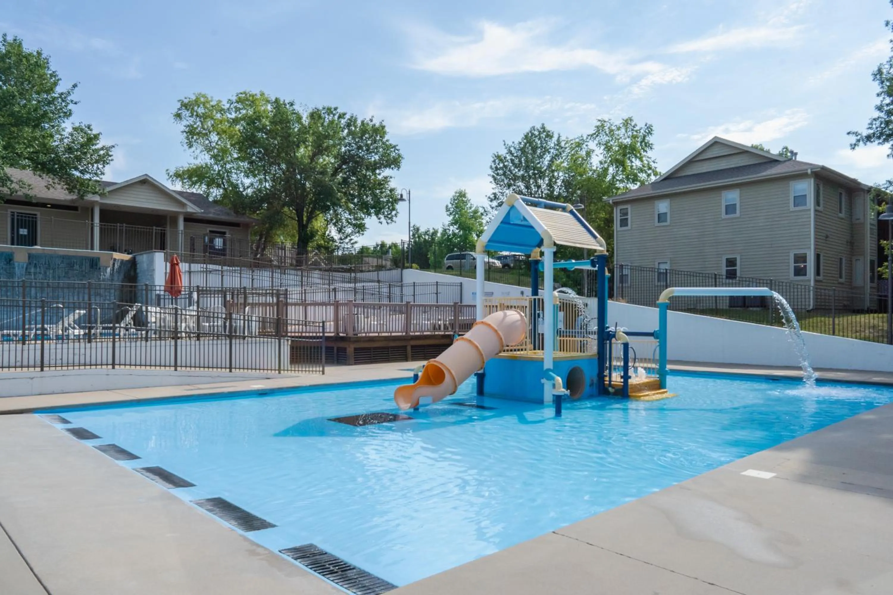 Swimming pool in StoneBridge Village Resort