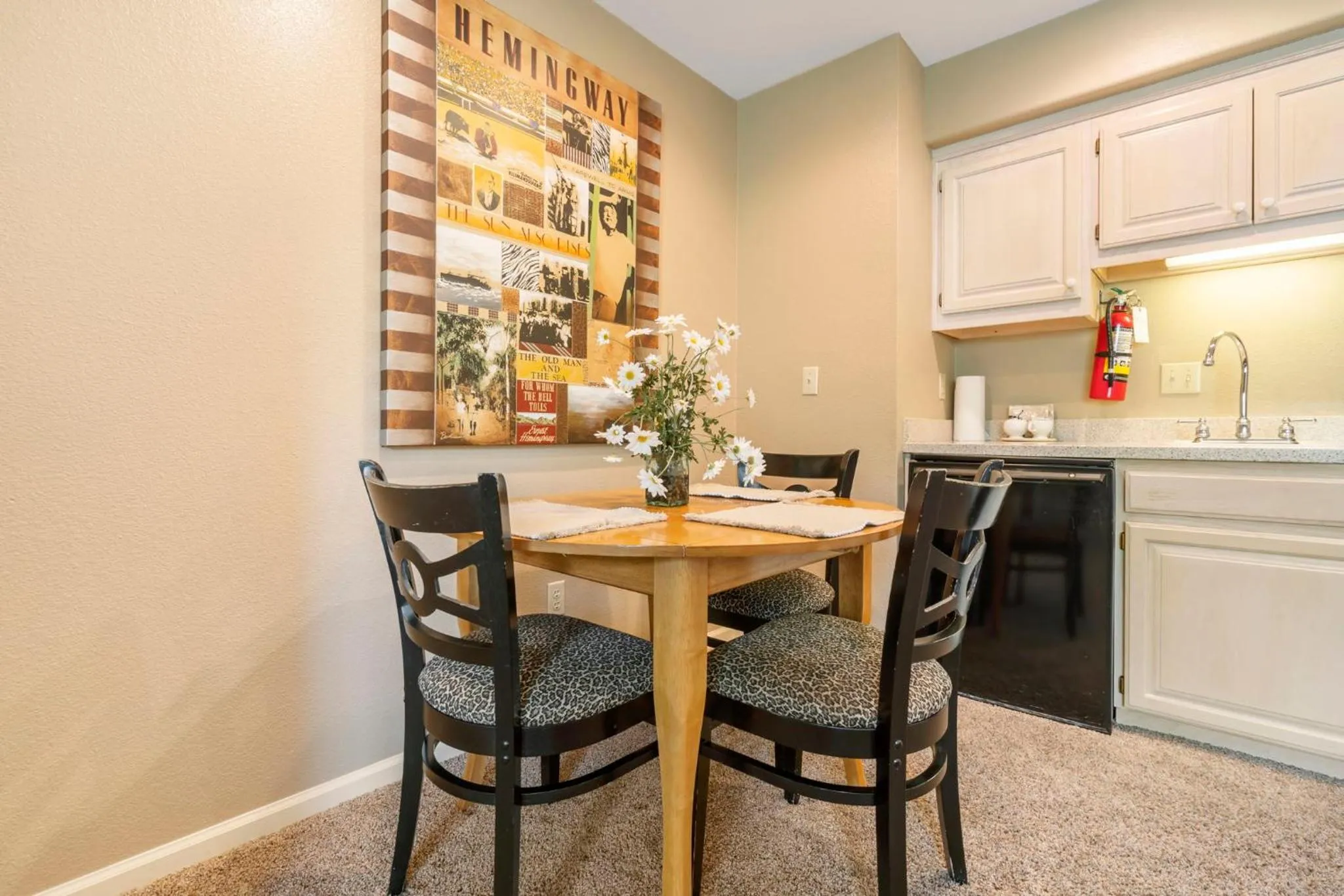 Dining area in StoneBridge Village Resort