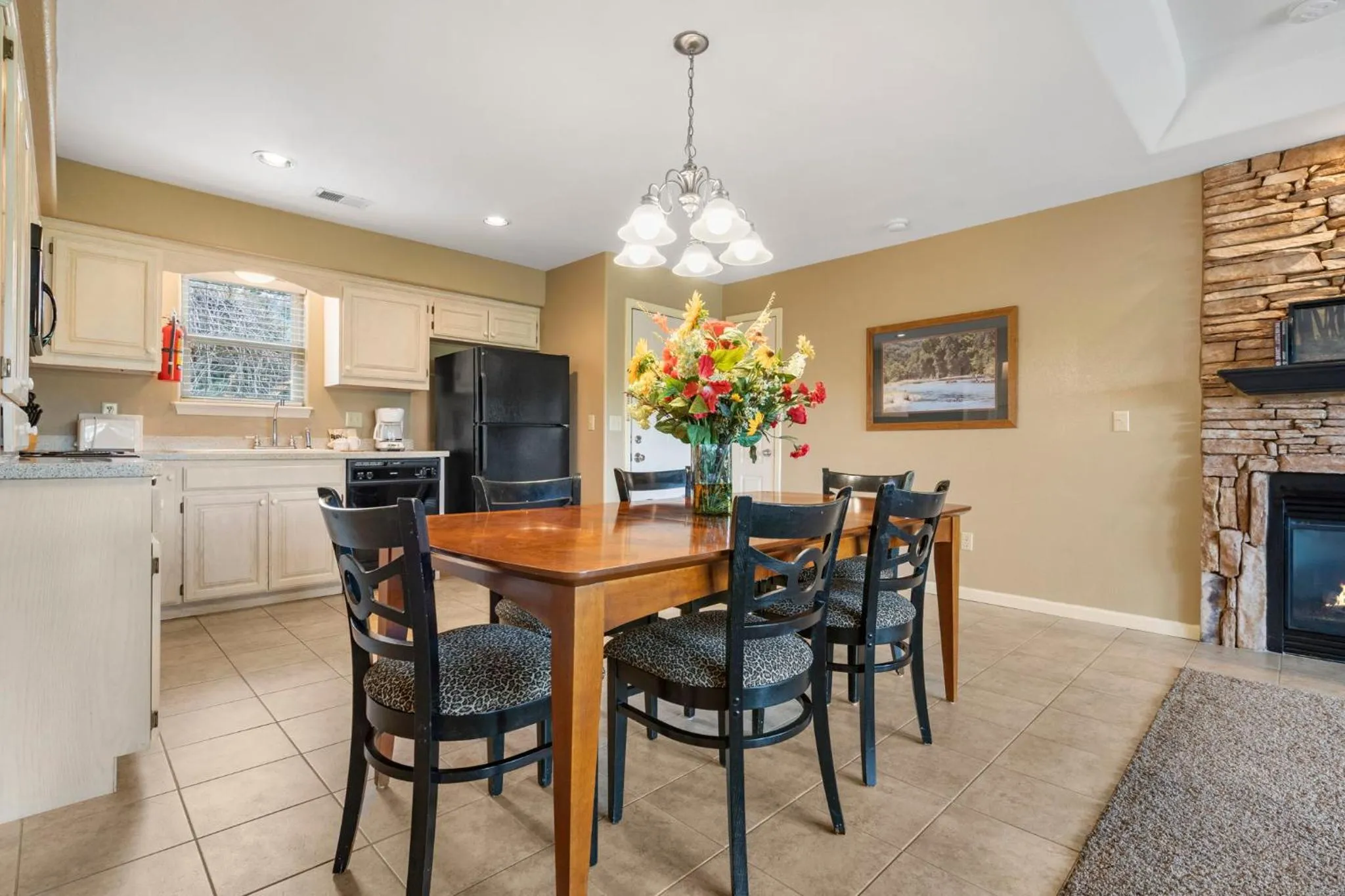 Dining area in StoneBridge Village Resort