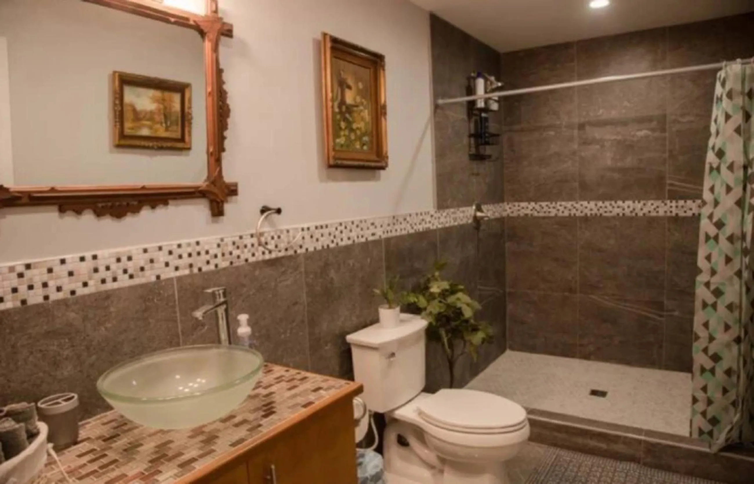 Shower in Capitan Boutique Resort