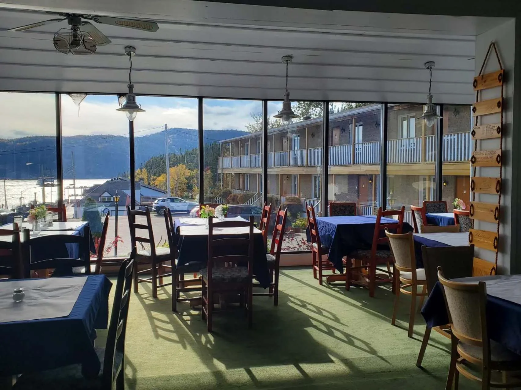 Restaurant/places to eat in Hotel - Motel Georges