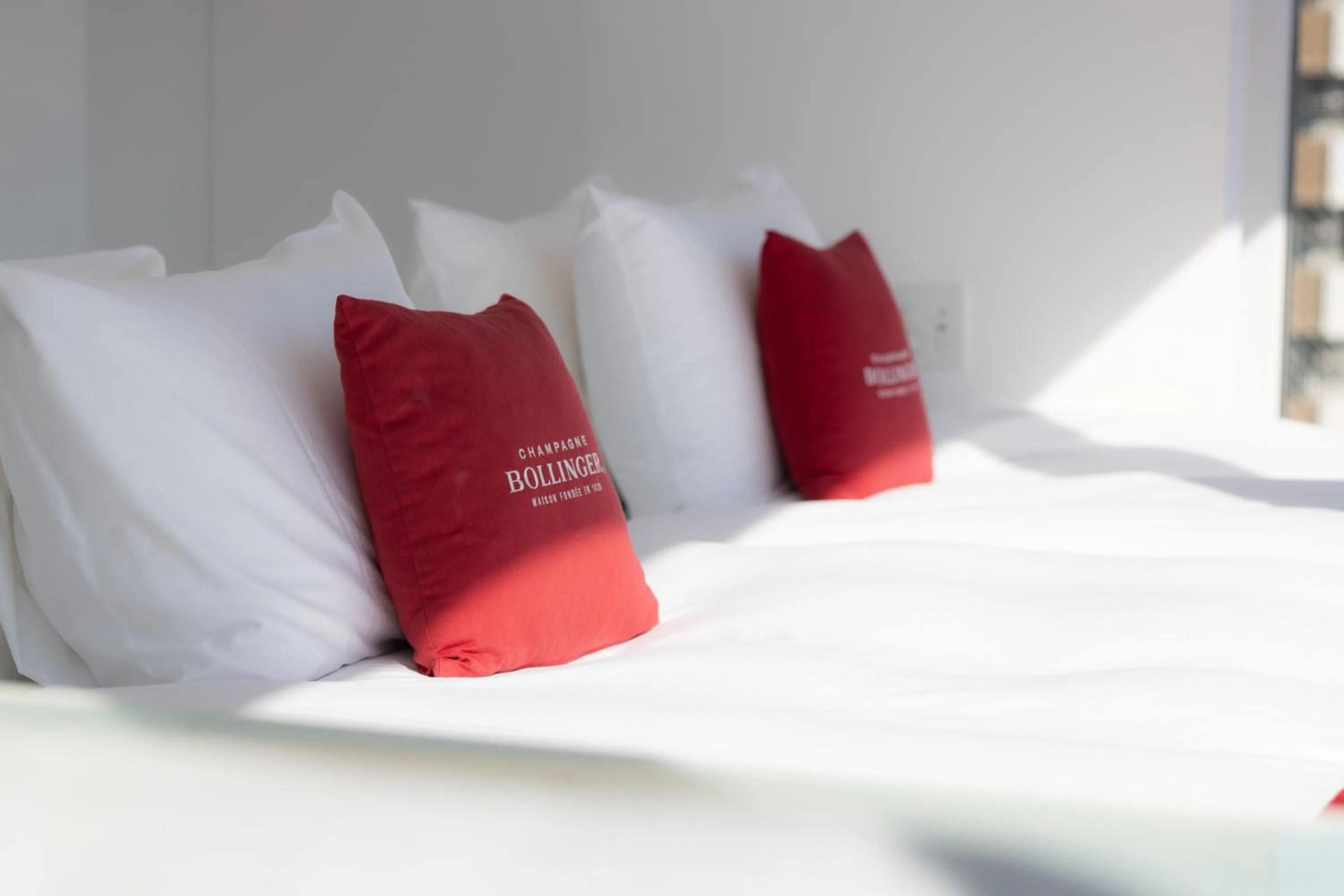 Bed in CUVEE J2 HOTEL OSAKA by Onko Chishin