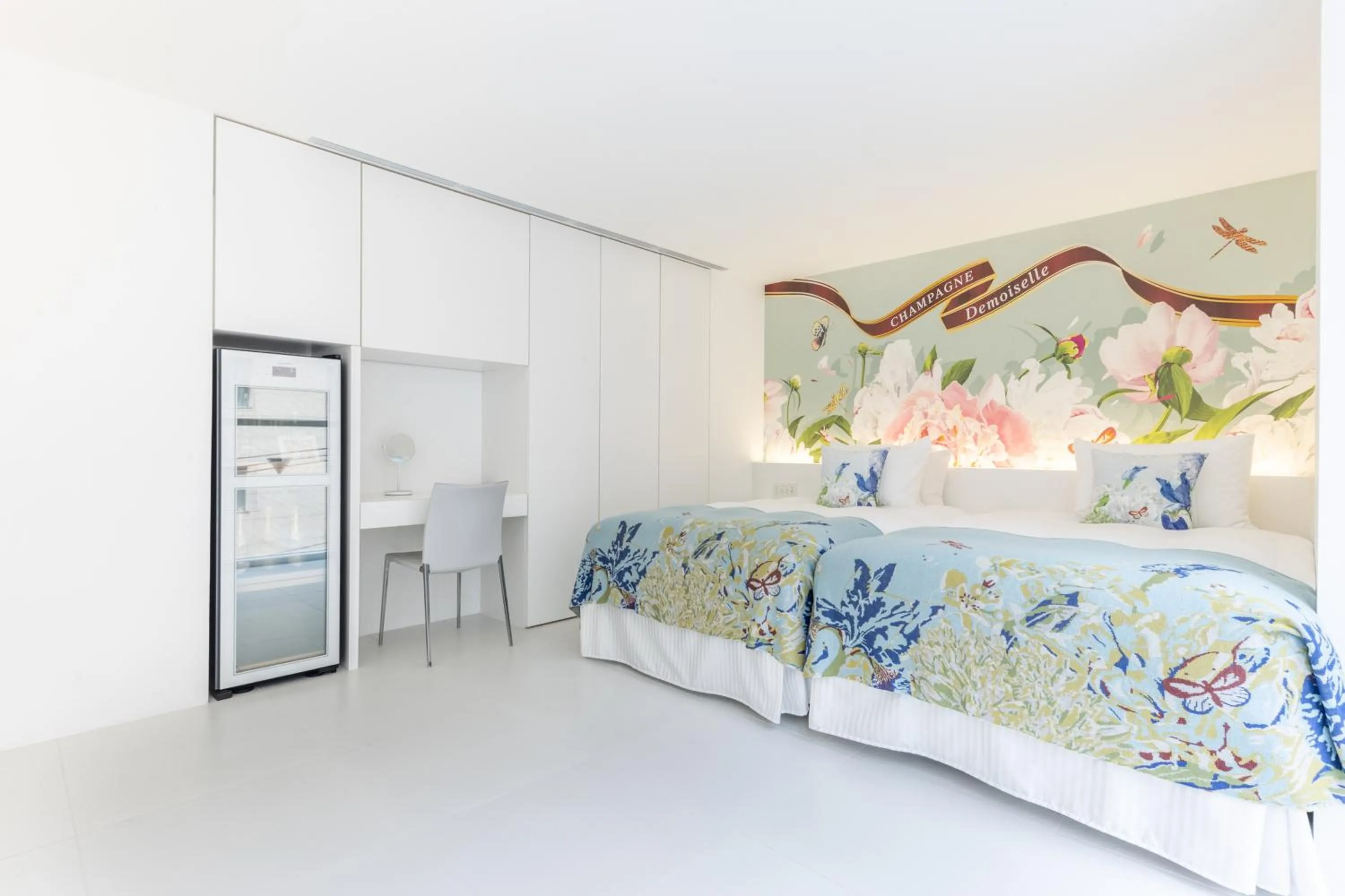 Bed in CUVEE J2 HOTEL OSAKA by Onko Chishin