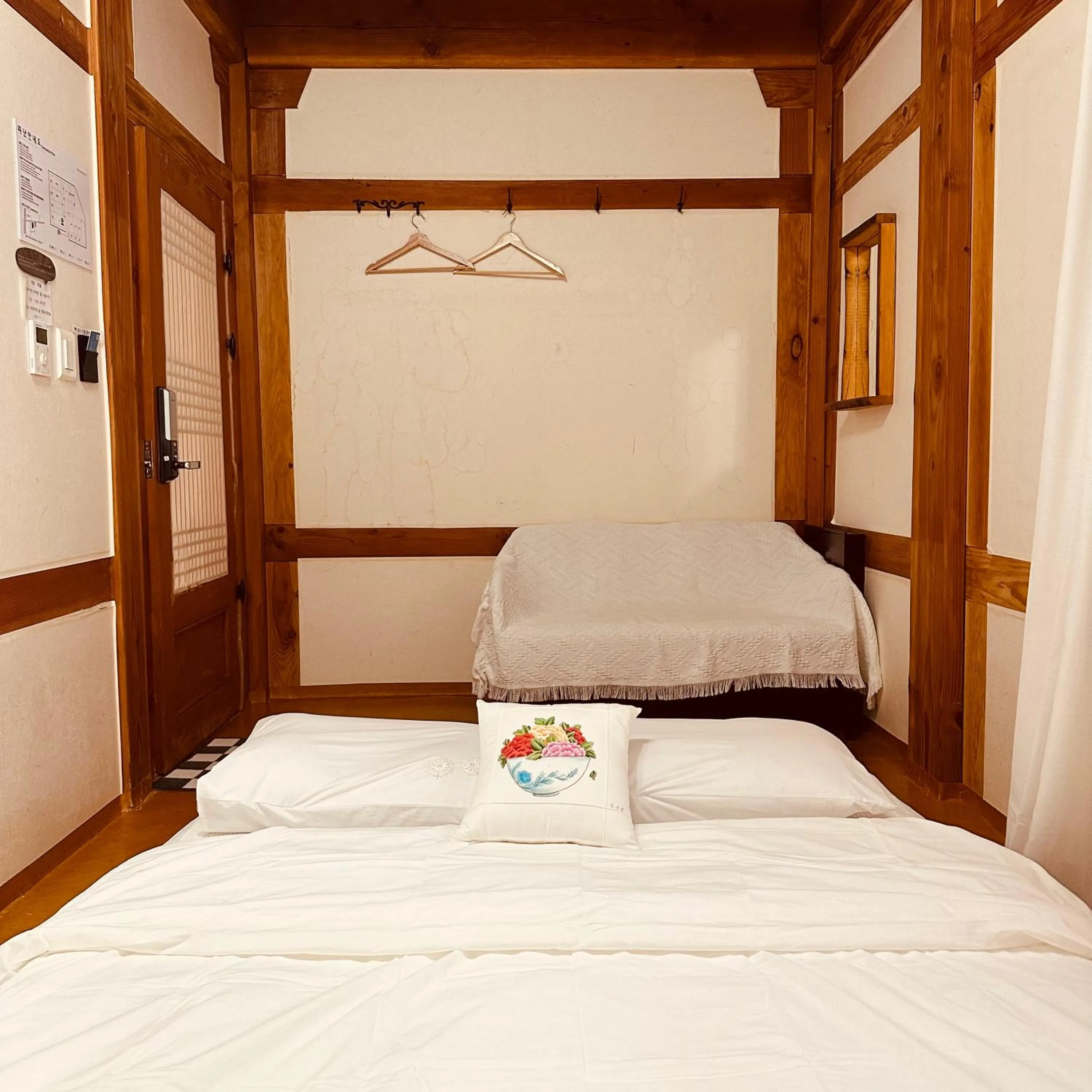 Bed in Jeonju Hanok village Deoksugung