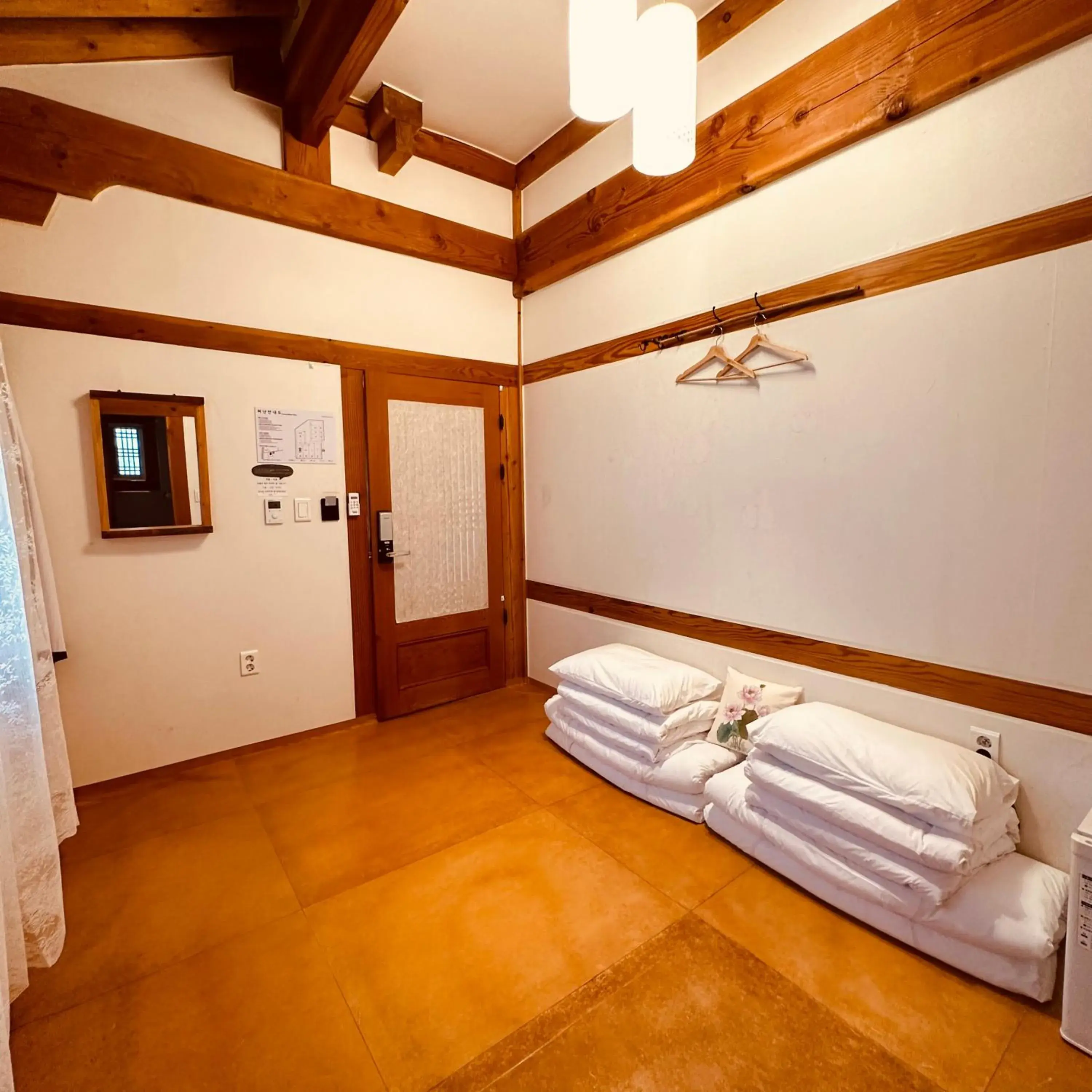 Photo of the whole room, Bed in Jeonju Hanok village Deoksugung Photo of the whole room, Bed in Jeonju Hanok village Deoksugung