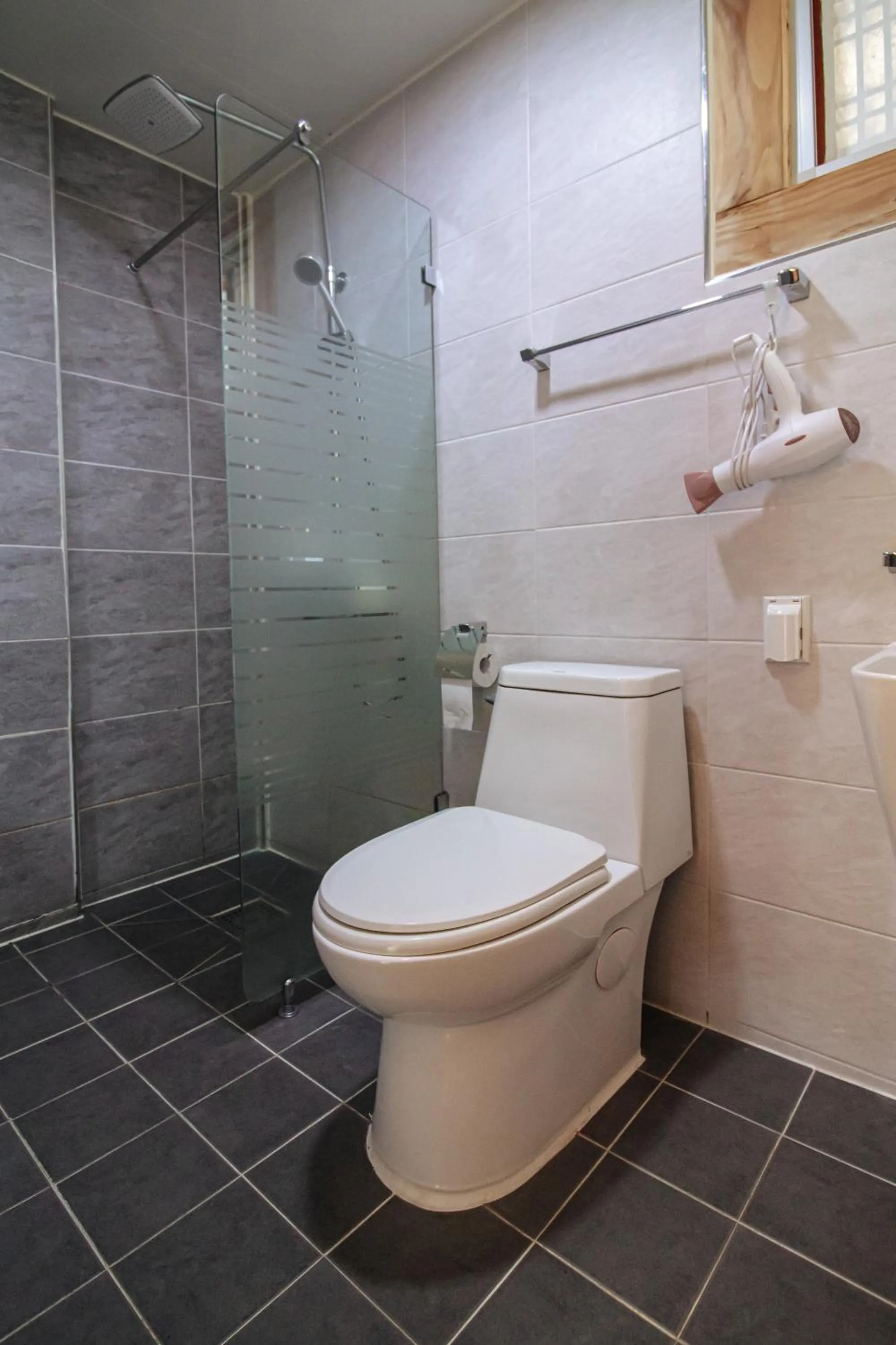 Toilet in Jeonju Hanok village Deoksugung