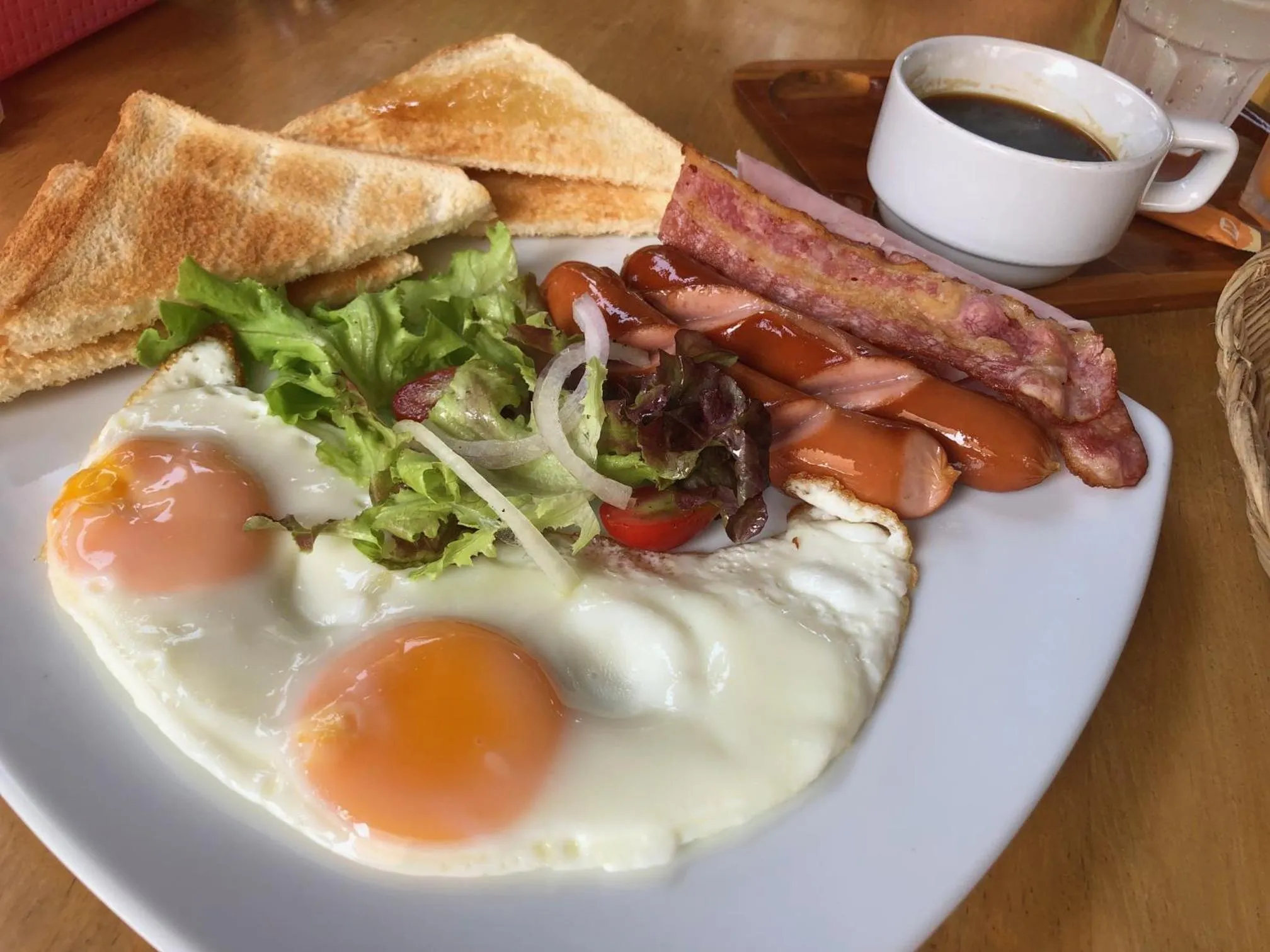 Breakfast in Aloft Hotel and Hostel Pattaya