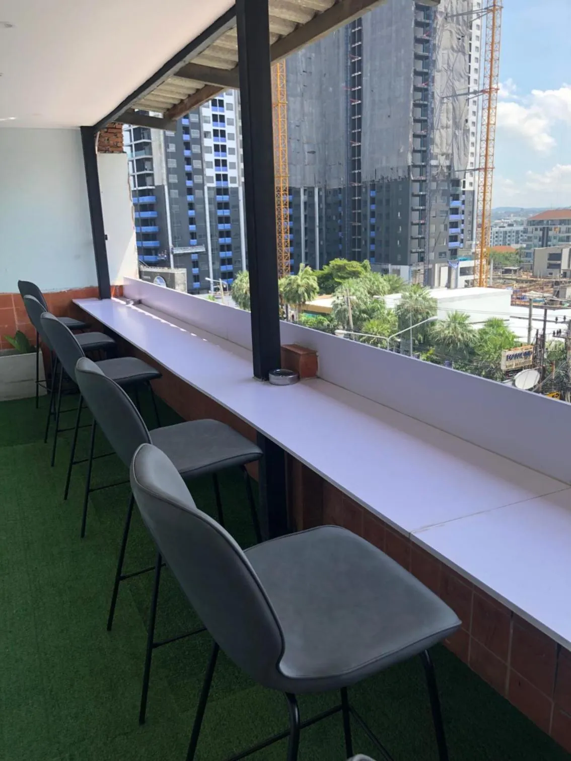 Aloft Hotel and Hostel Pattaya