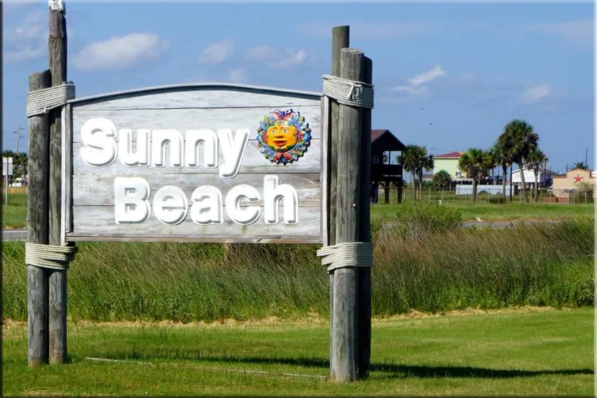 Property building in Beach Rays