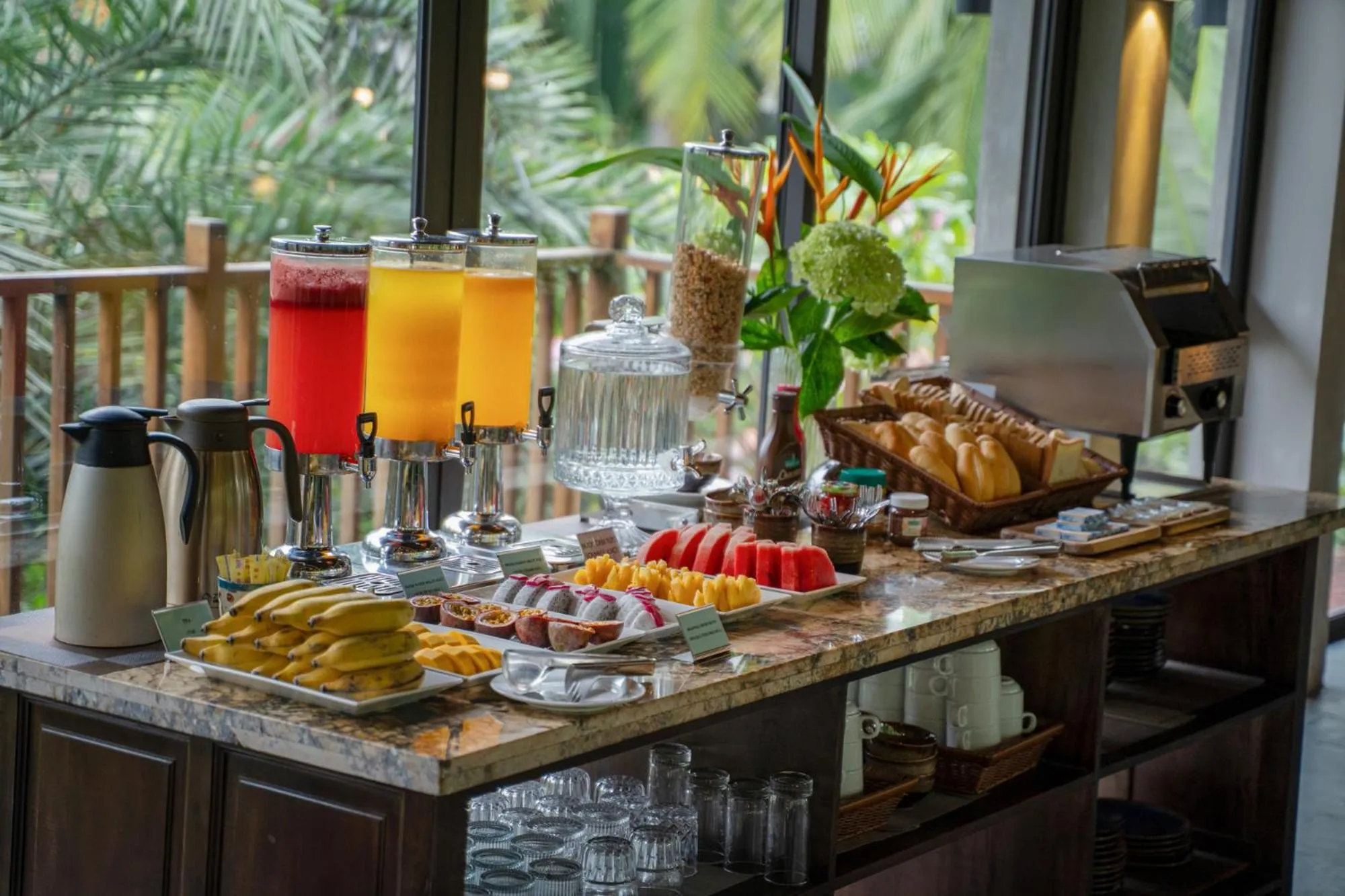 Food and drinks in Coco Island Resort Ninh Binh