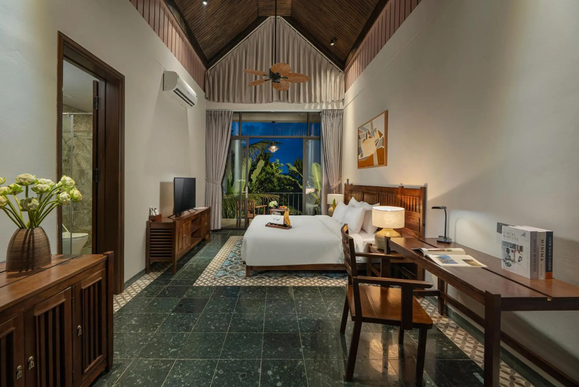 Bed in Coco Island Resort Ninh Binh