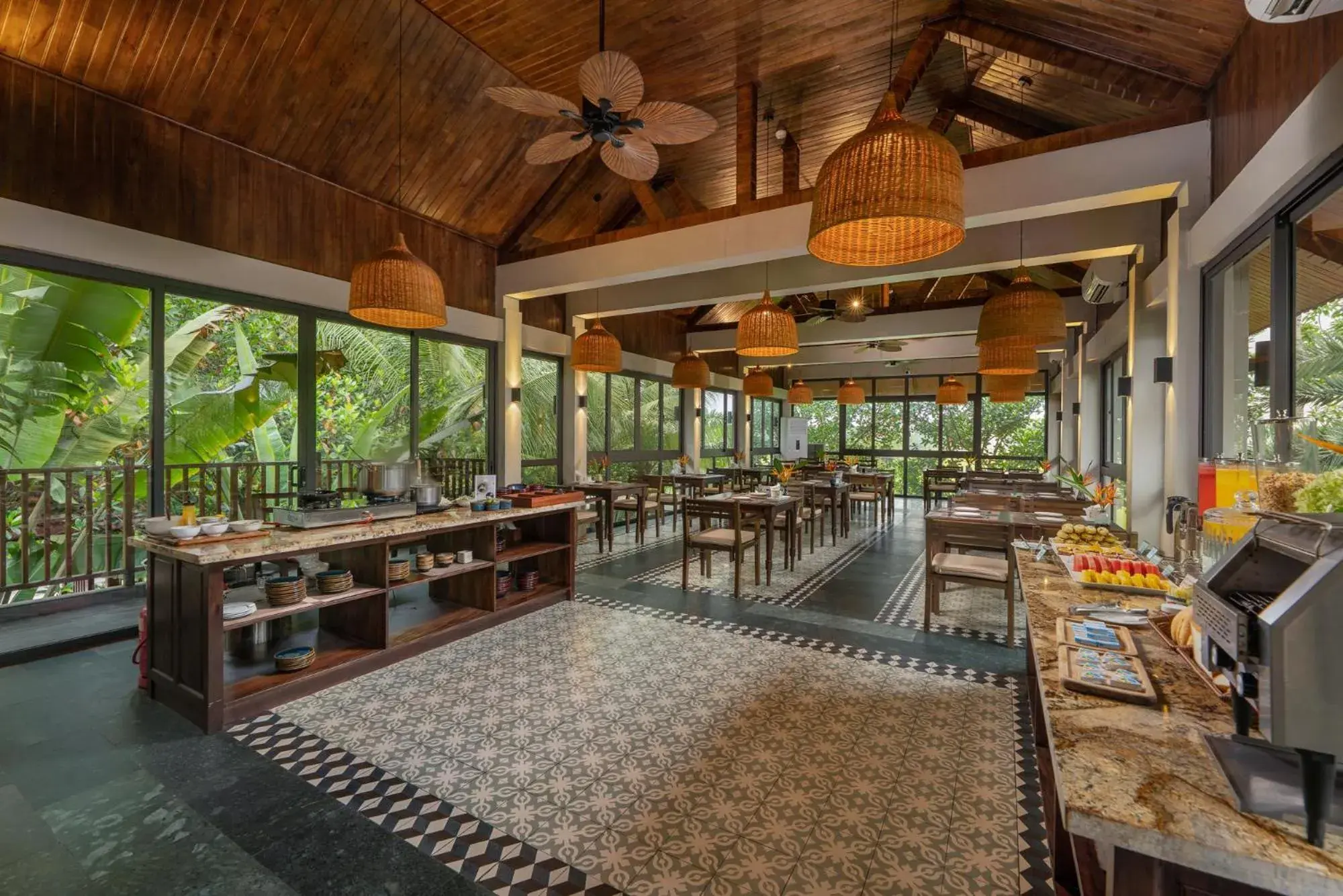 Restaurant/places to eat in Coco Island Resort Ninh Binh Restaurant/places to eat in Coco Island Resort Ninh Binh