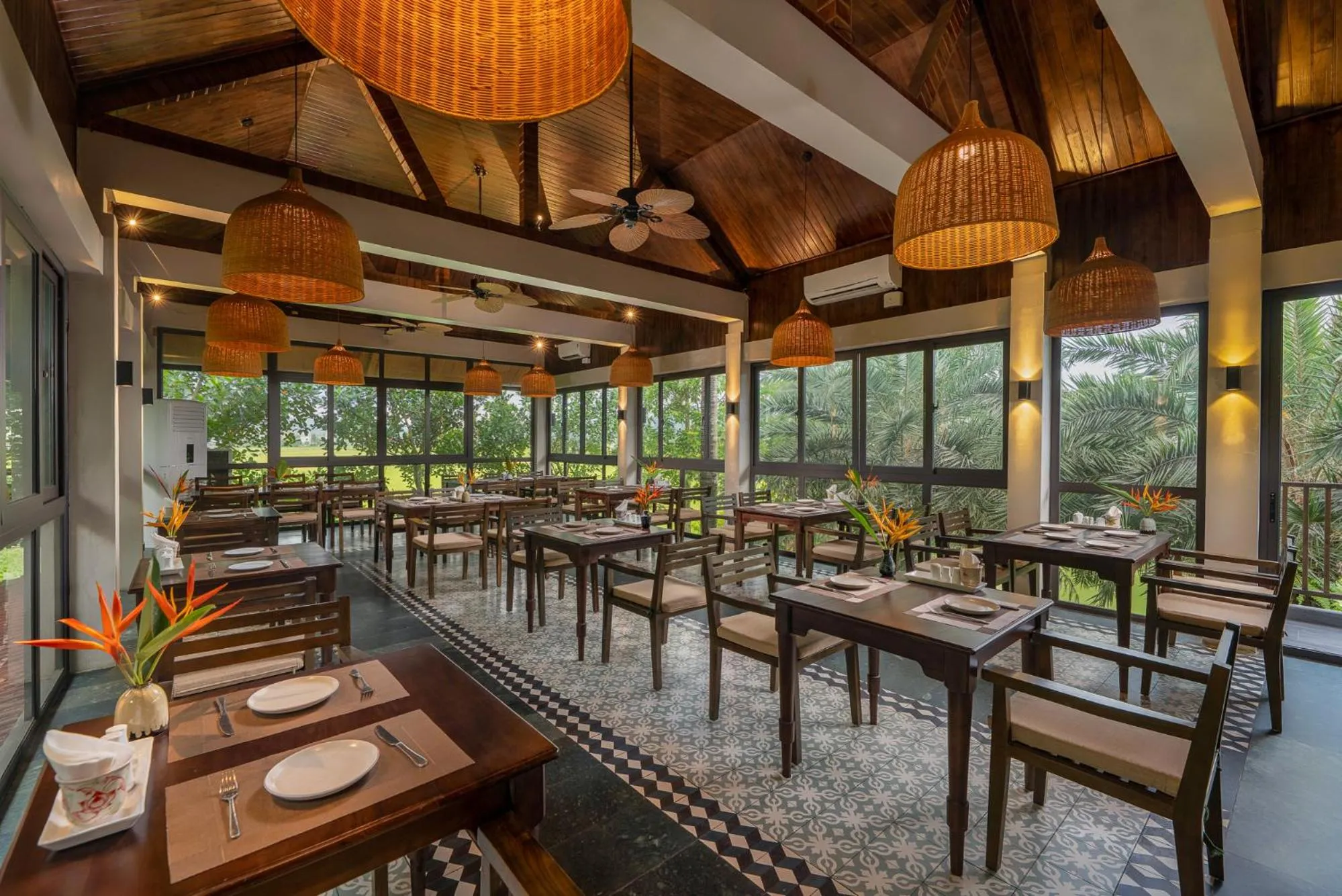 Restaurant/places to eat in Coco Island Resort Ninh Binh