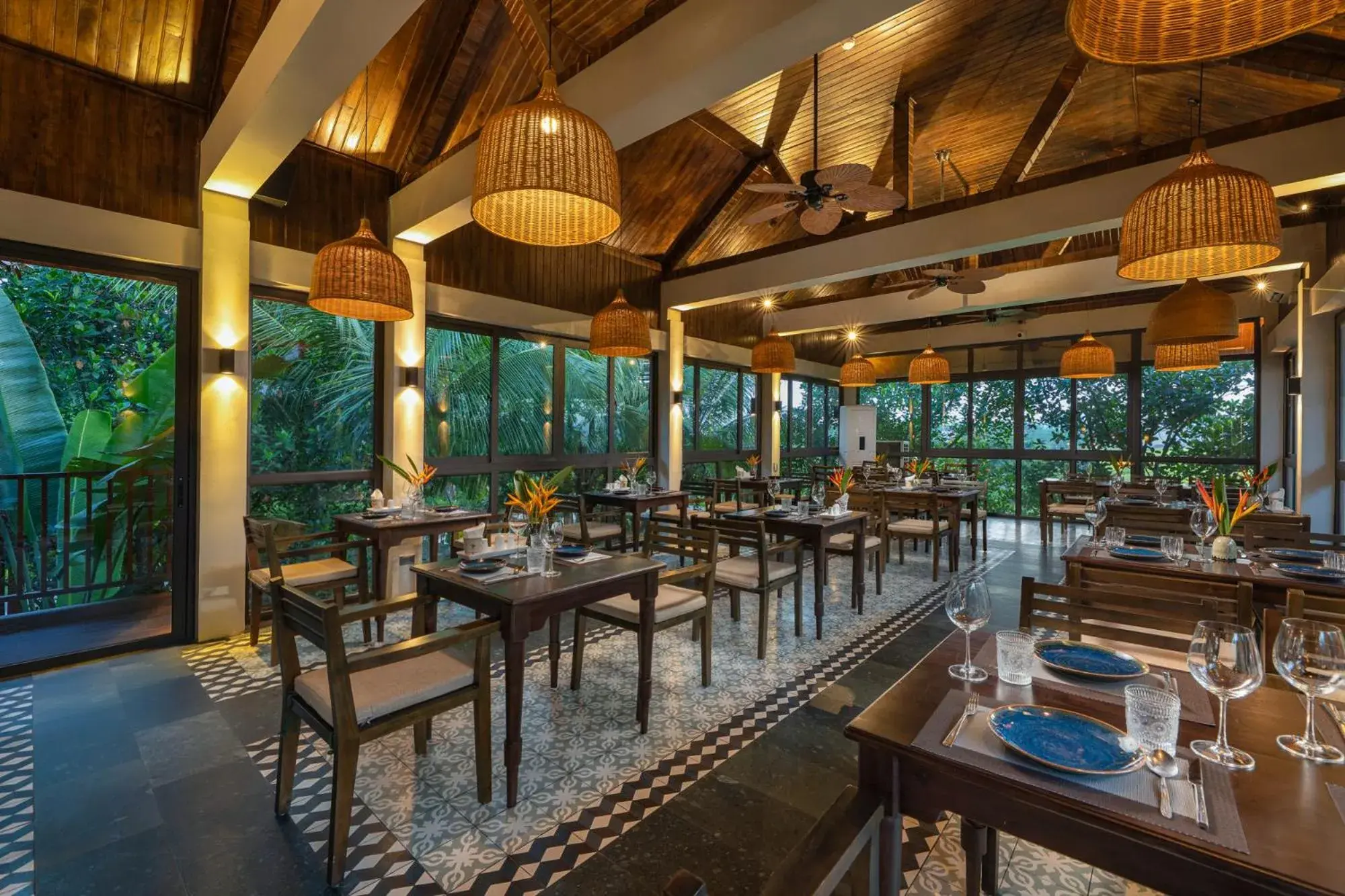 Restaurant/places to eat in Coco Island Resort Ninh Binh Restaurant/places to eat in Coco Island Resort Ninh Binh