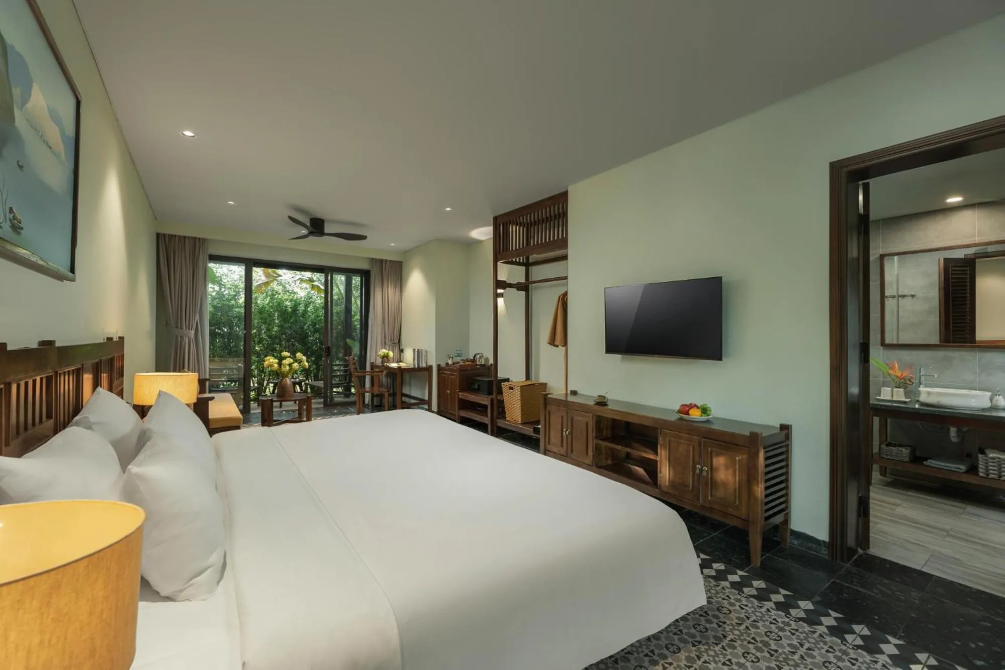 Communal lounge/ TV room, Bed in Coco Island Resort Ninh Binh