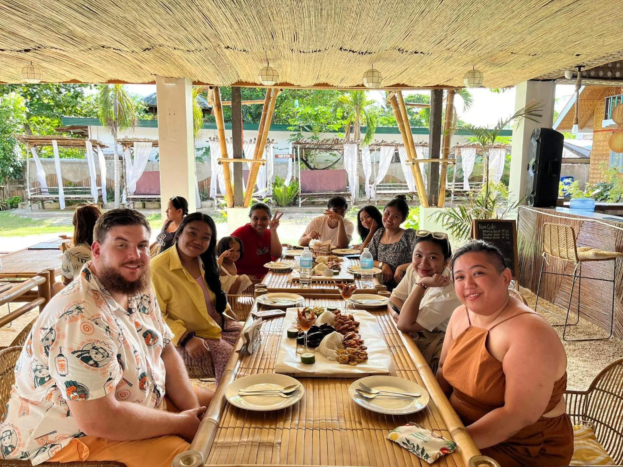 On Board Panglao Beach Hostel & Resort with FREE MOTORBIKE