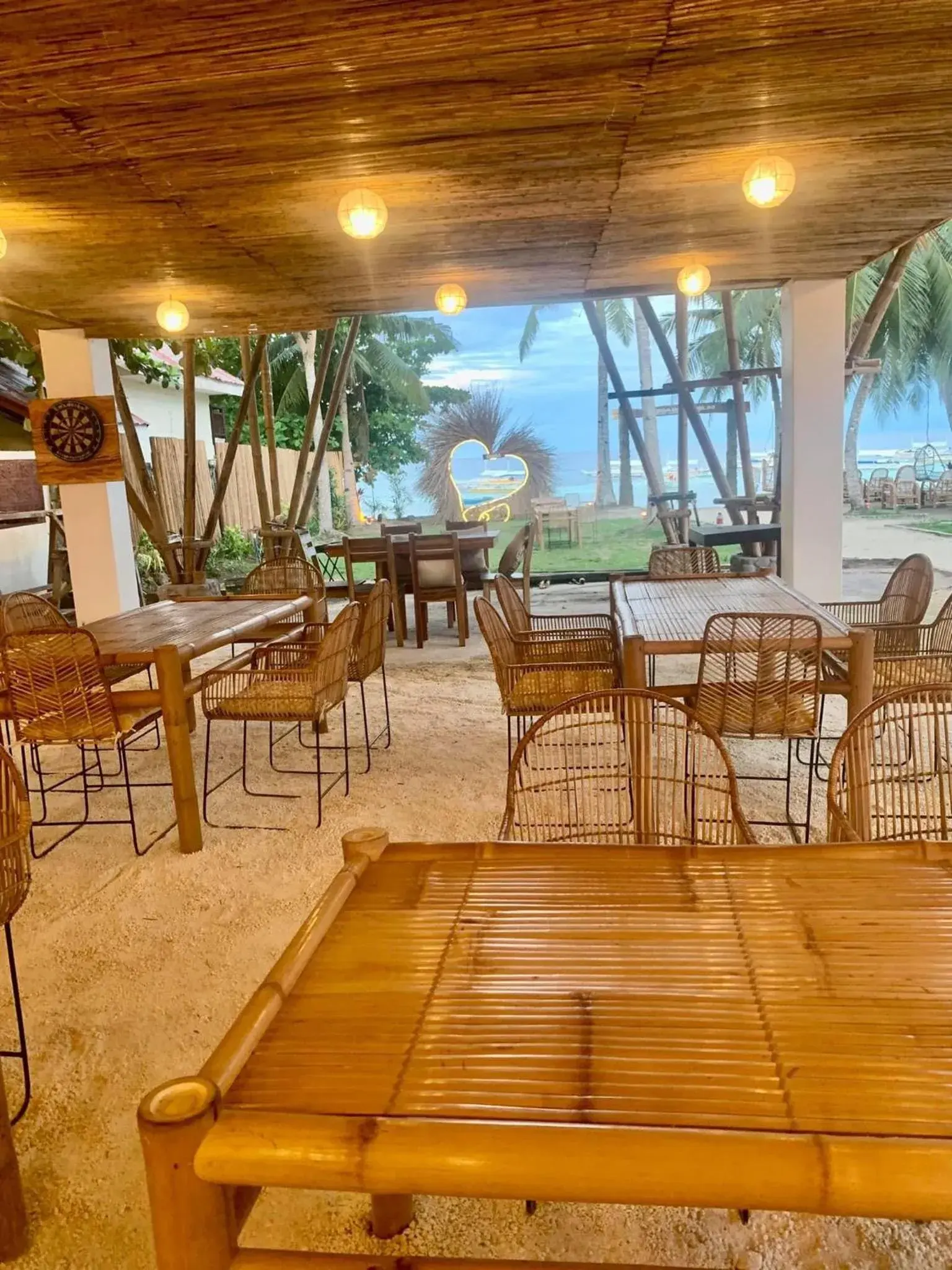Restaurant/places to eat in On Board Panglao Beach Hostel & Resort with FREE MOTORBIKE Restaurant/places to eat in On Board Panglao Beach Hostel & Resort with FREE MOTORBIKE