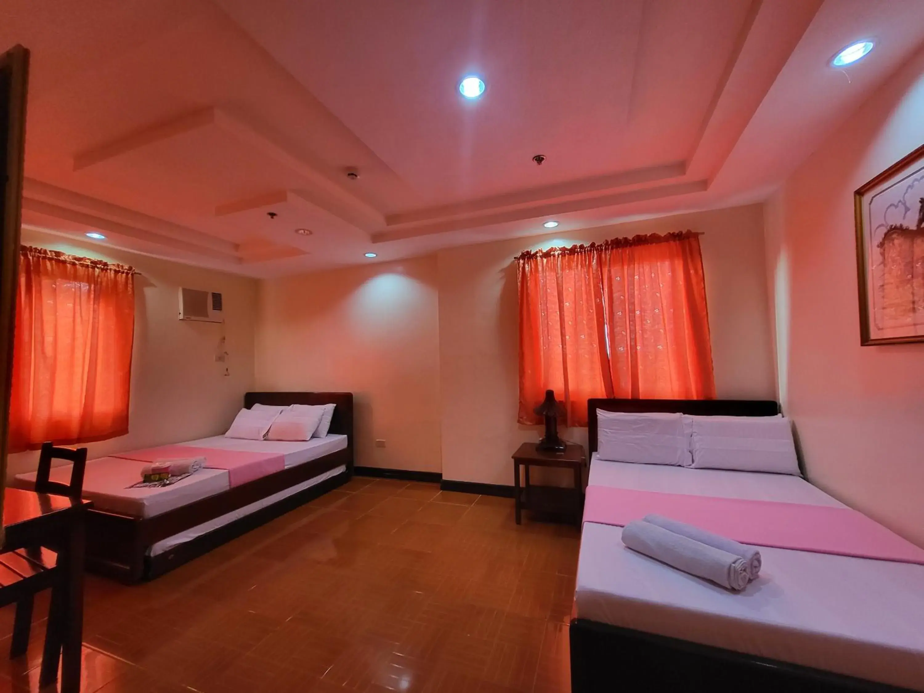 Standard Quadruple Room in Rooms R Us - Voyagers Palace Standard Quadruple Room in Rooms R Us - Voyagers Palace