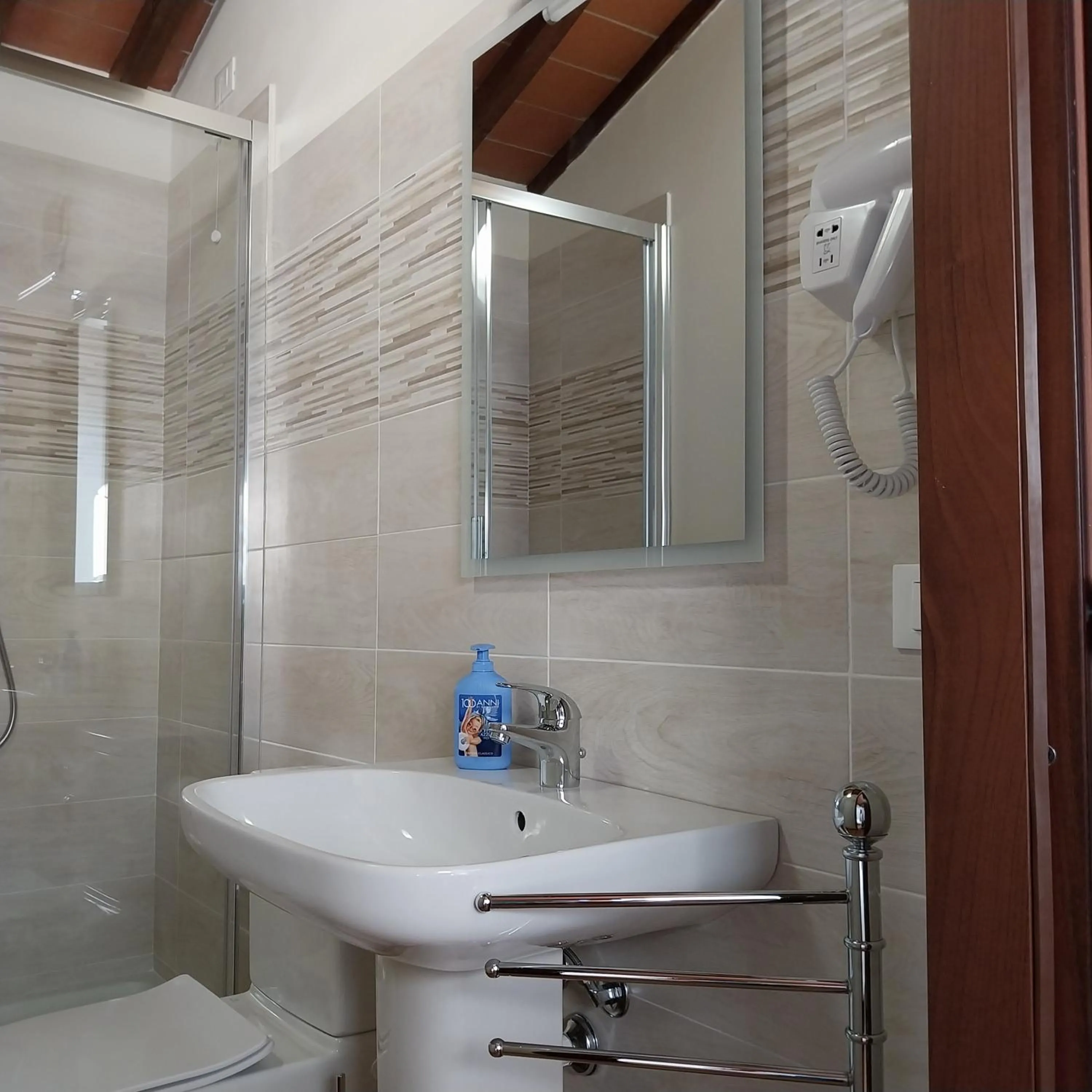 Shower in Bed&Breakfast Pianeta Benessere