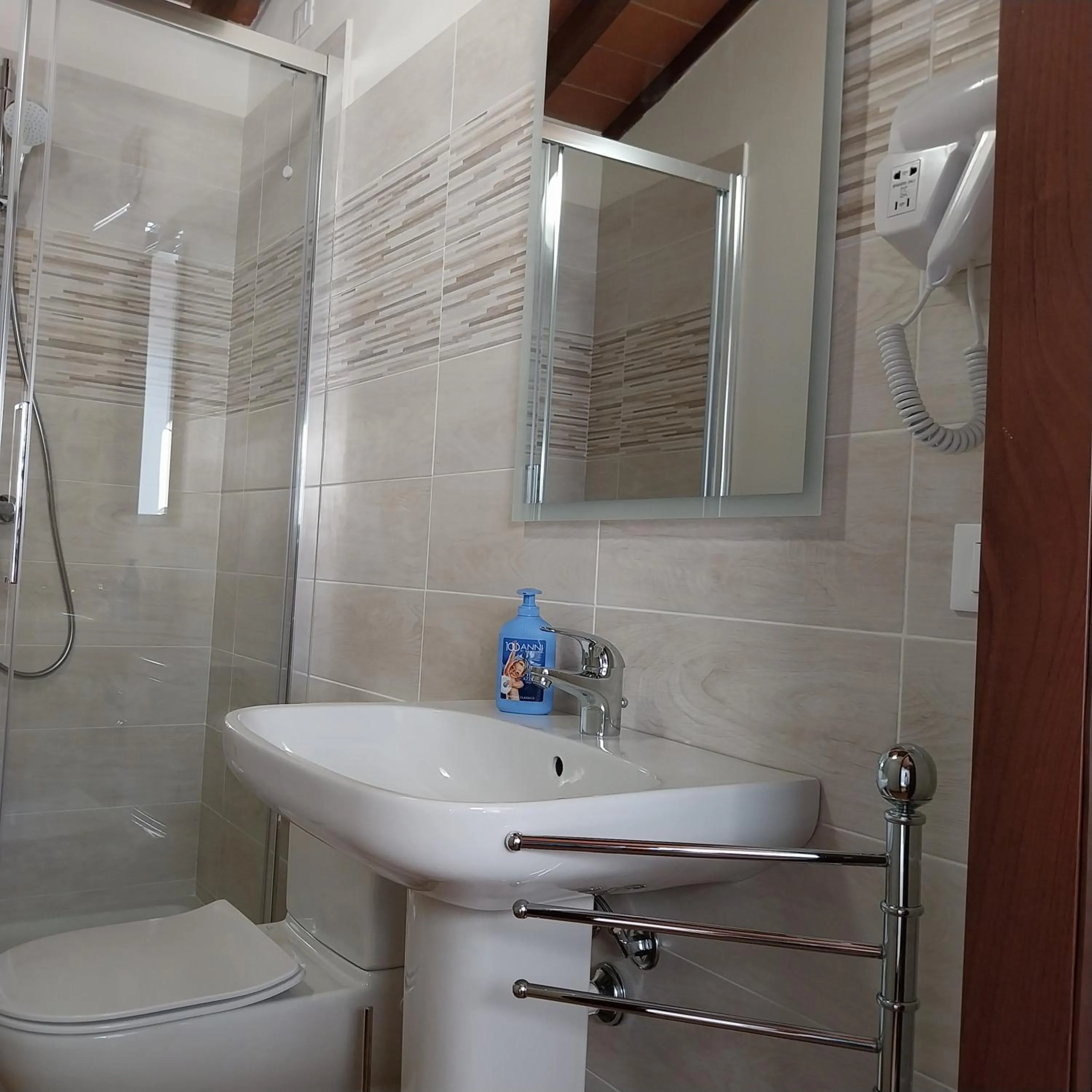 Shower in Bed&Breakfast Pianeta Benessere