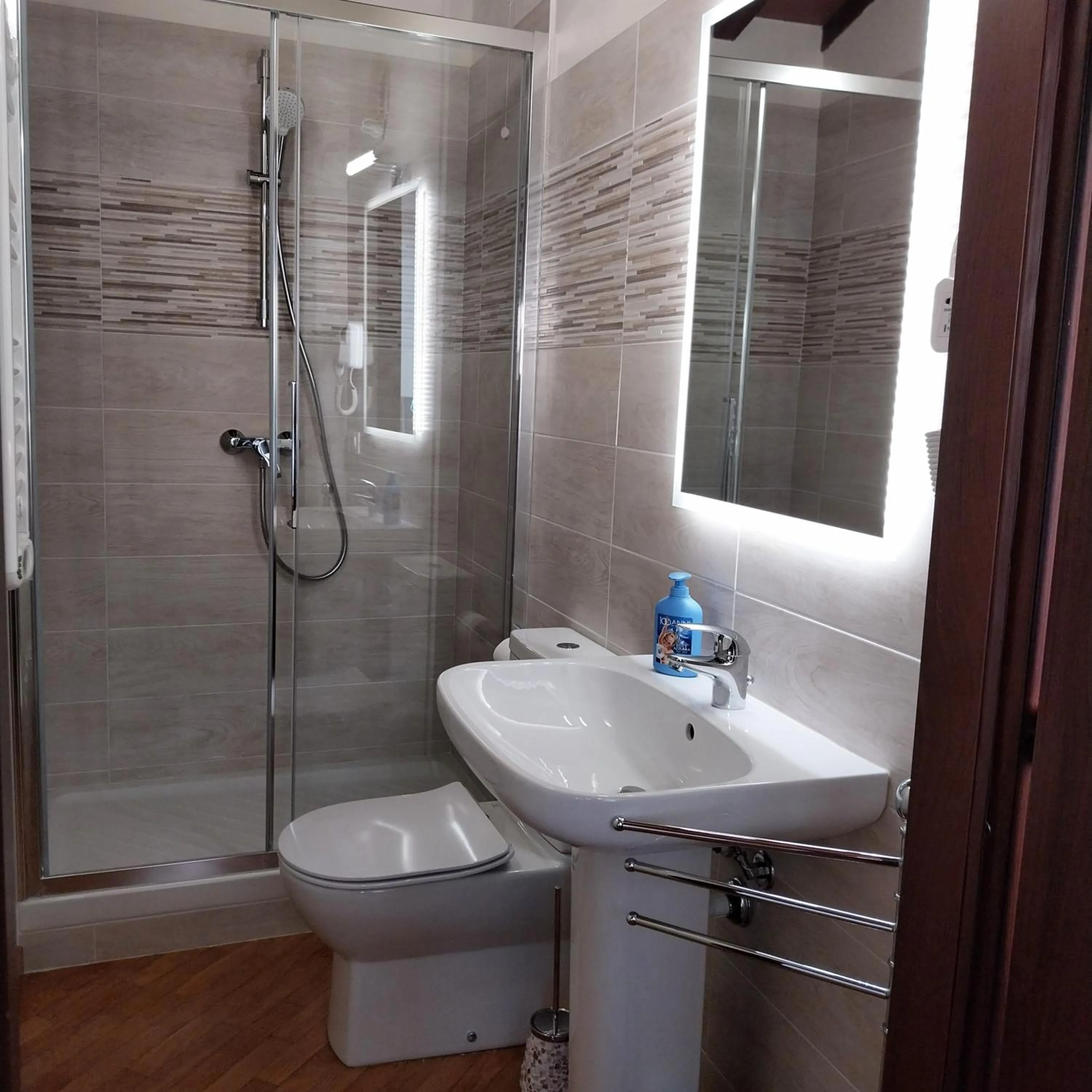 Shower in Bed&Breakfast Pianeta Benessere
