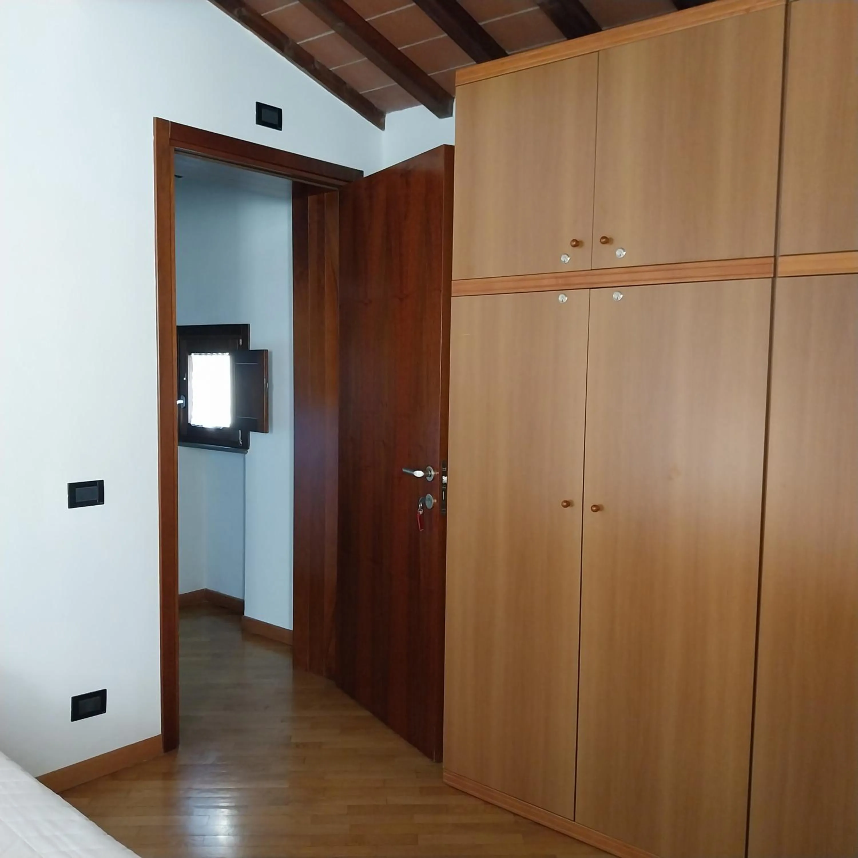wardrobe in Bed&Breakfast Pianeta Benessere