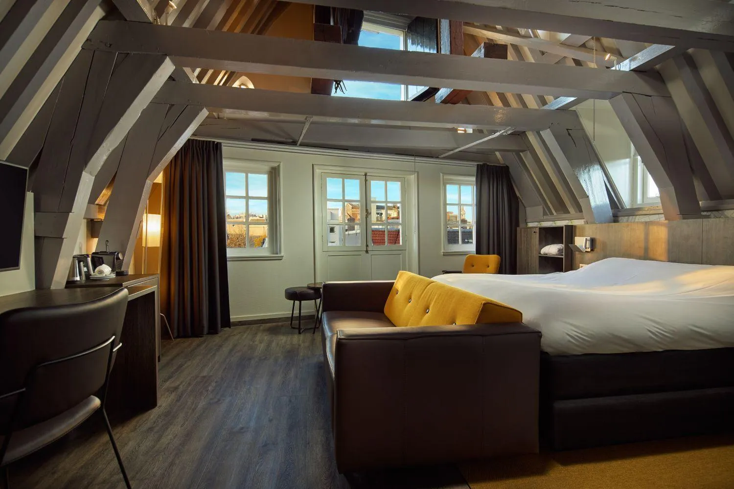 Photo of the whole room, Bed in Inntel Hotels Amsterdam Centre