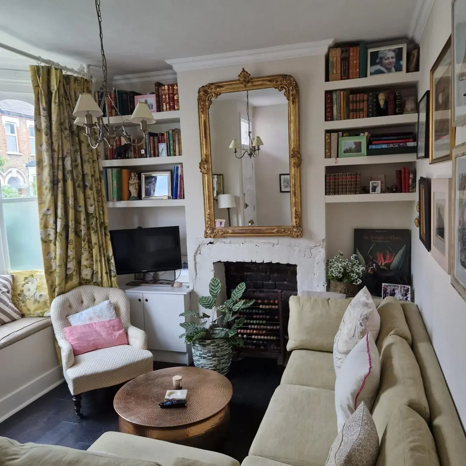 Colourful 2 bed 2 bath Tooting house Colourful 2 bed 2 bath Tooting house