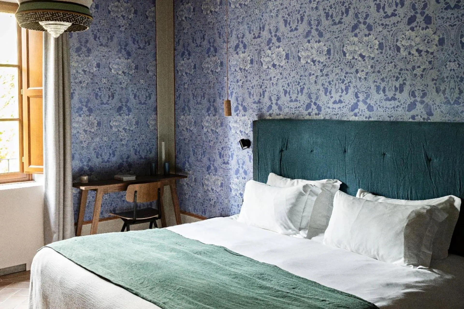 Bed in Pieve Aldina Relais & Châteaux