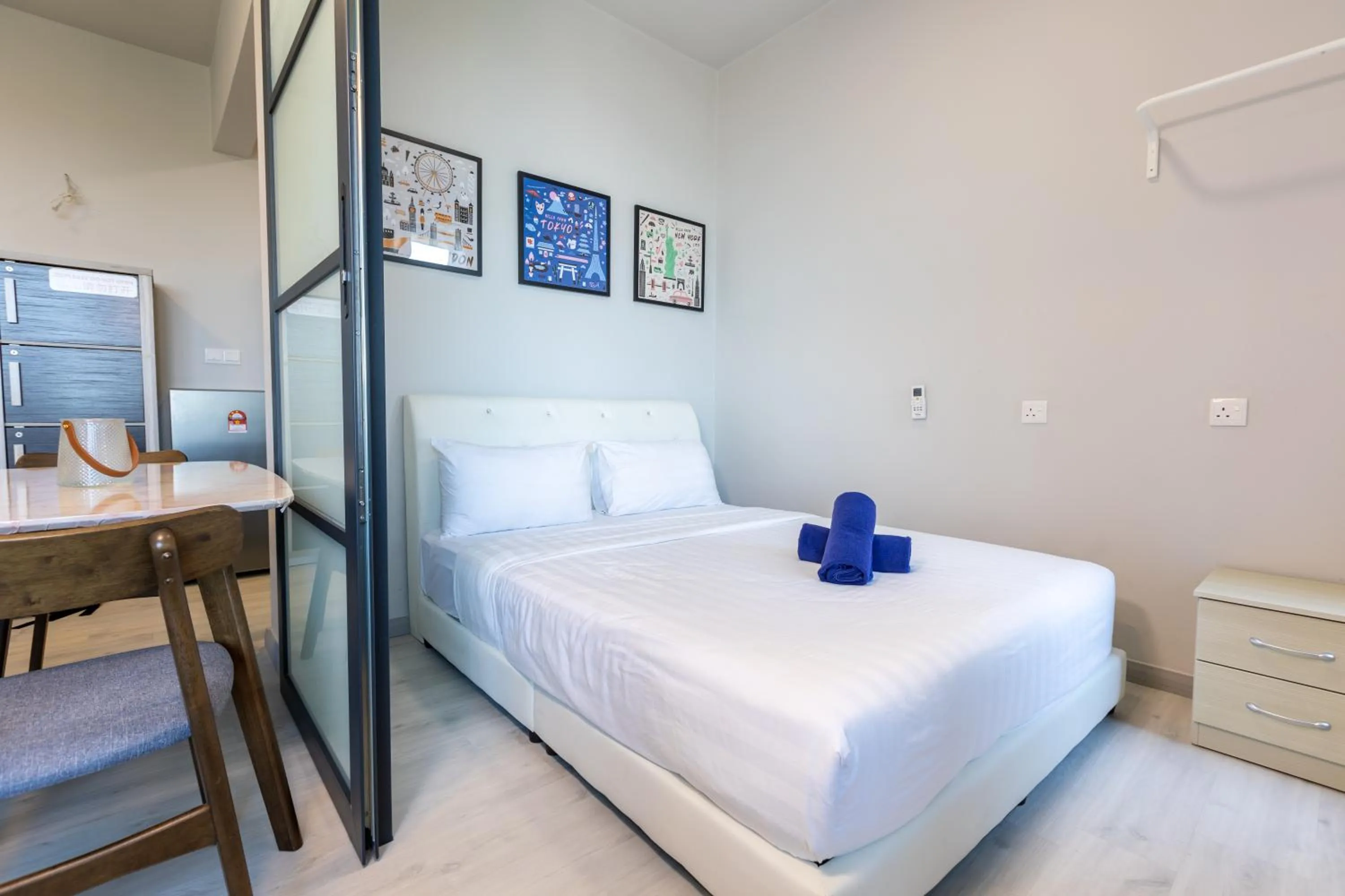 Bedroom, Bed in Margo Home - Jesselton Quay