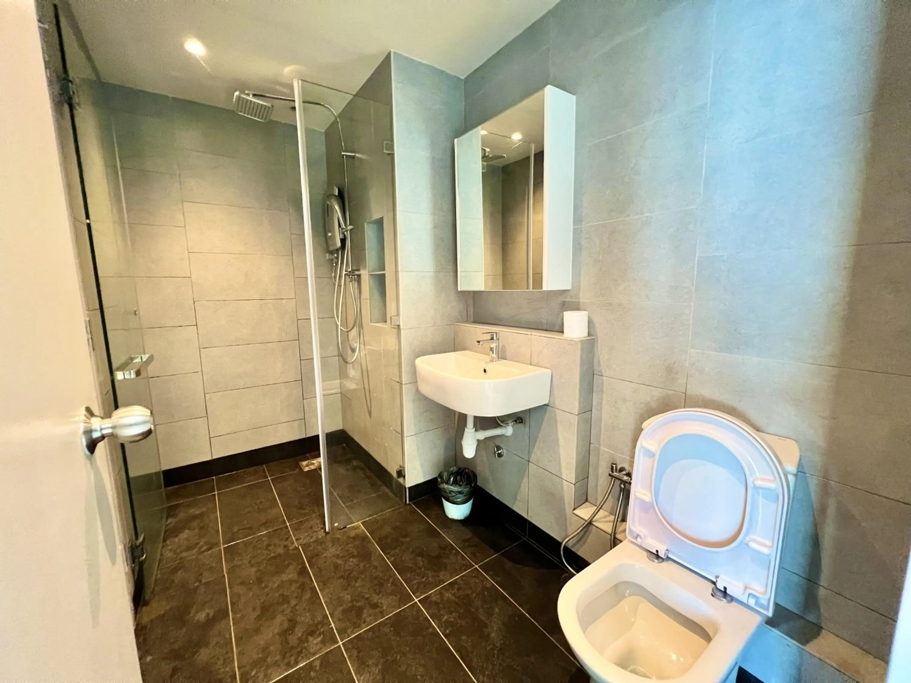 Toilet in Margo Home - Jesselton Quay