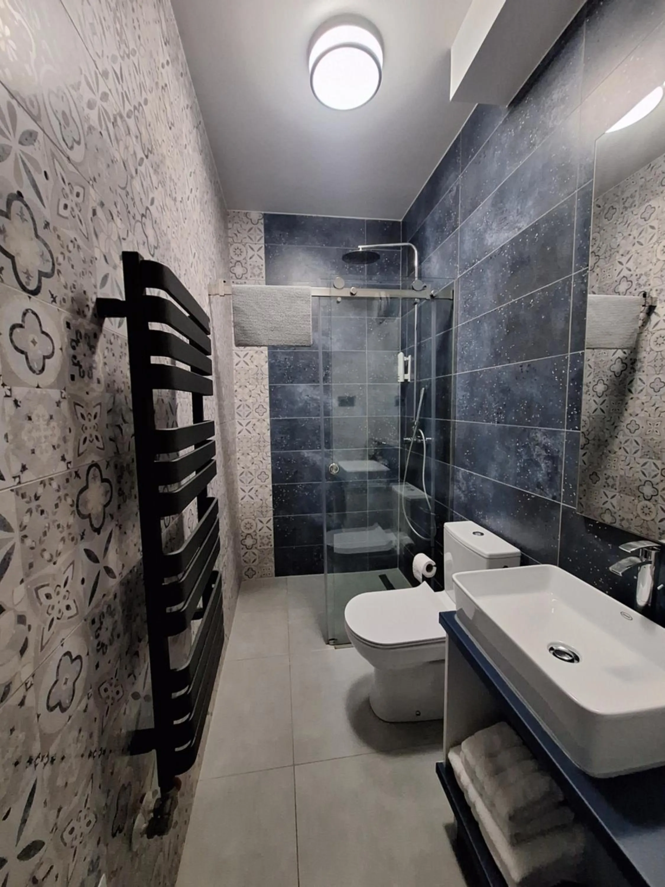 Shower in Ikonik Spa Hotel