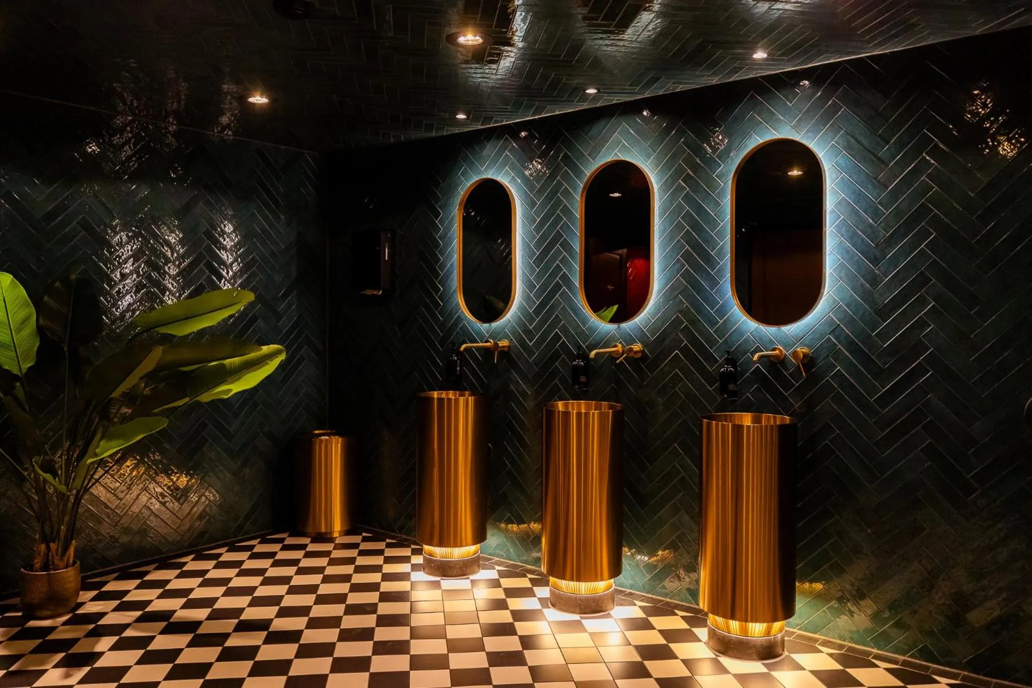 Toilet in City Hotel Haarhuis, World Hotels Crafted Collection